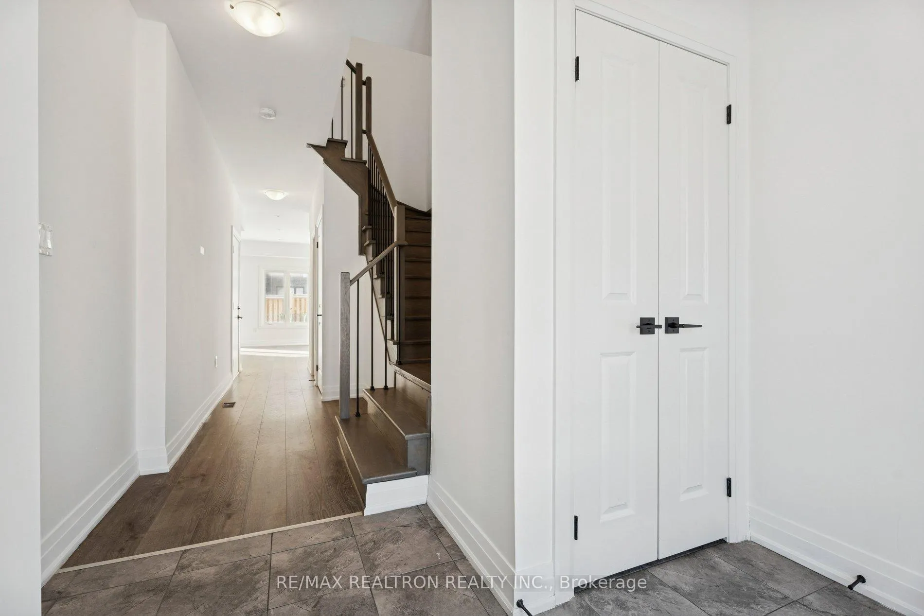 Photo 3 of 5 Haven Lane, Barrie, Painswick South — HOMEH