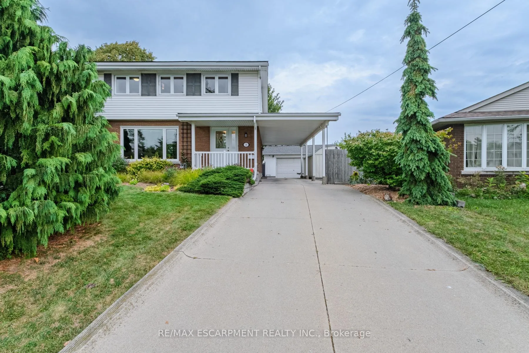 Photo 2 of 19 Carmen Avenue, Hamilton, Macassa — HOMEH