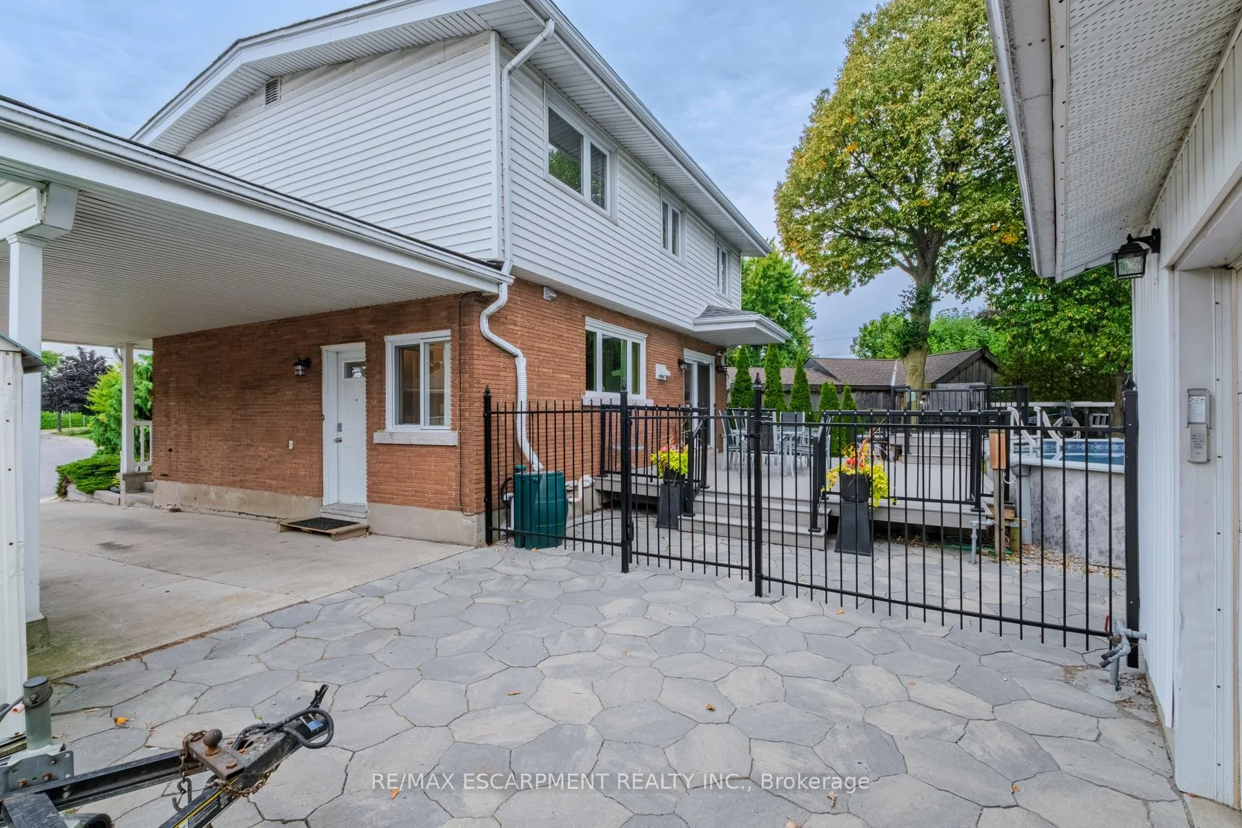 Photo 5 of 19 Carmen Avenue, Hamilton, Macassa — HOMEH