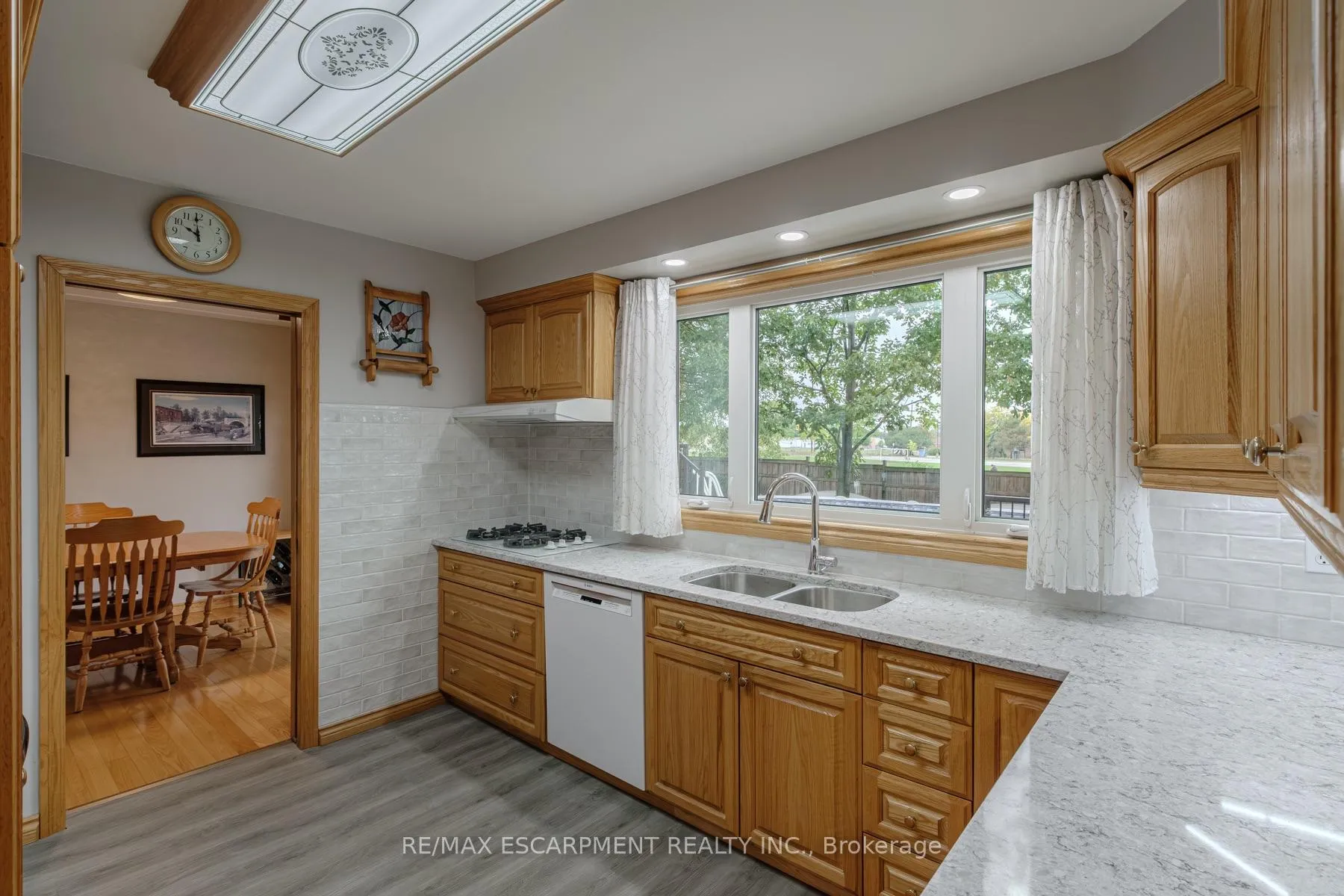 Photo 23 of 19 Carmen Avenue, Hamilton, Macassa — HOMEH