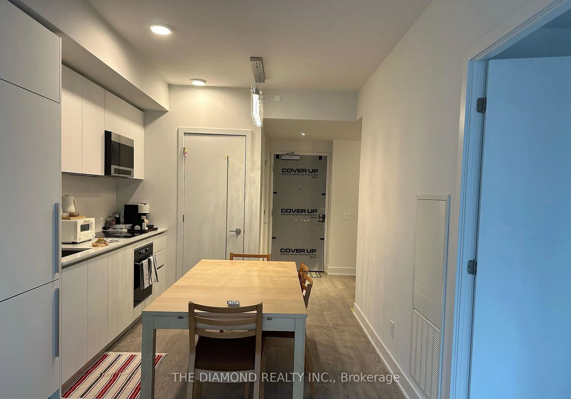 Photo 5 of Unit 1704, 8 Cumberland Street, Toronto, The Annex — HOMEH