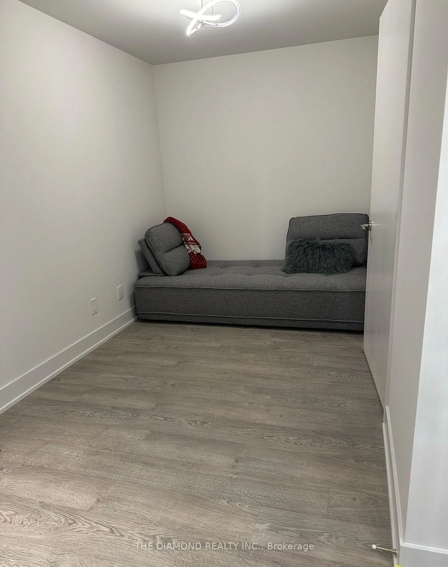 Photo 10 of Unit 1704, 8 Cumberland Street, Toronto, The Annex — HOMEH
