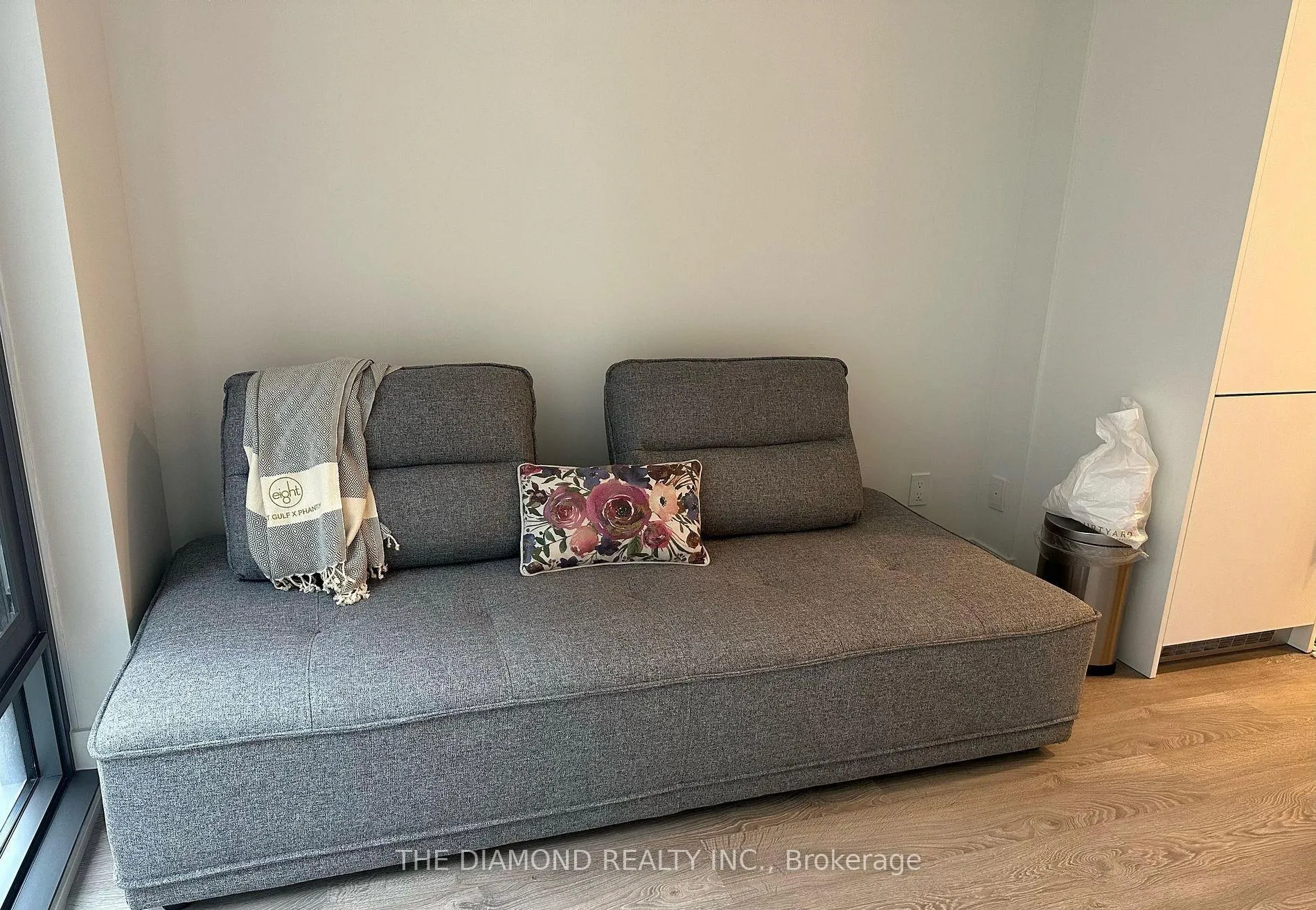 Photo 11 of Unit 1704, 8 Cumberland Street, Toronto, The Annex — HOMEH