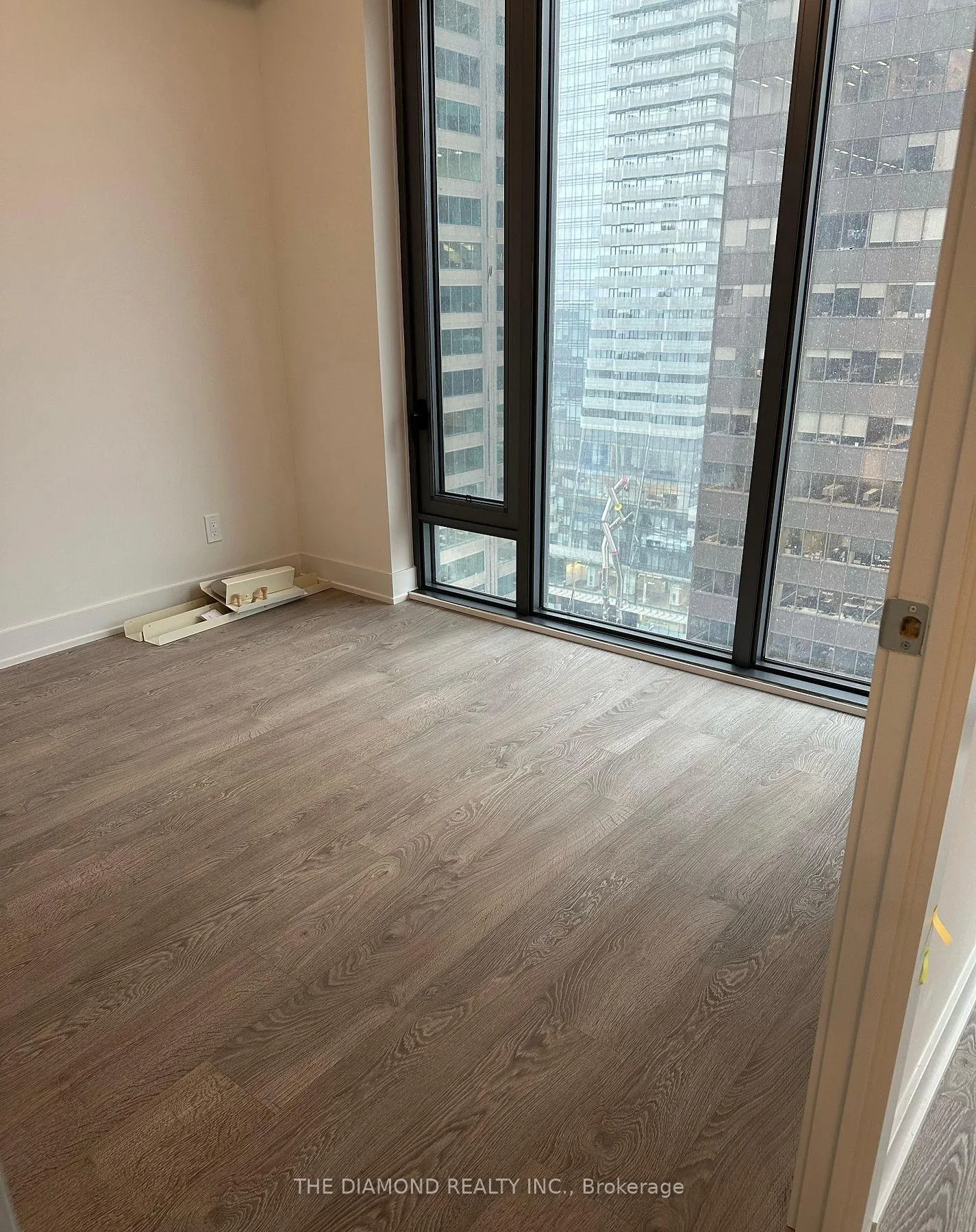 Photo 14 of Unit 1704, 8 Cumberland Street, Toronto, The Annex — HOMEH