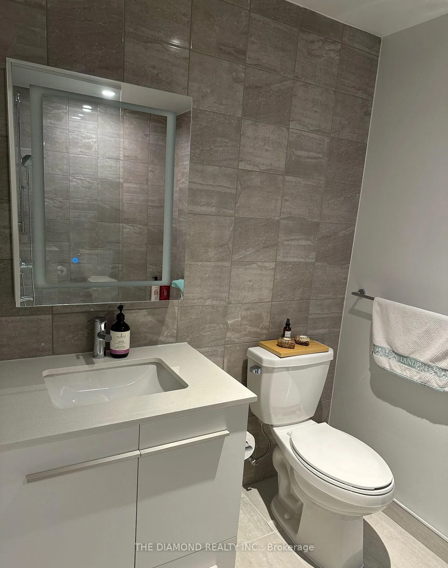 Photo 16 of Unit 1704, 8 Cumberland Street, Toronto, The Annex — HOMEH