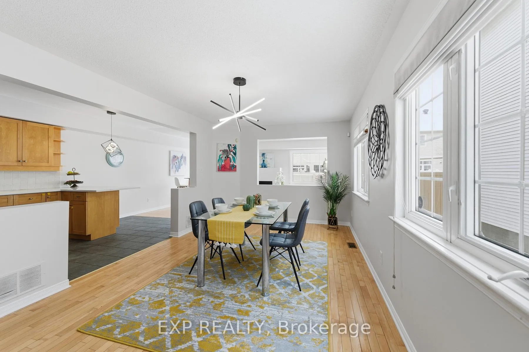 Photo 4 of 30 Fieldberry Private, Ottawa, Barrhaven - Stonebridge — HOMEH