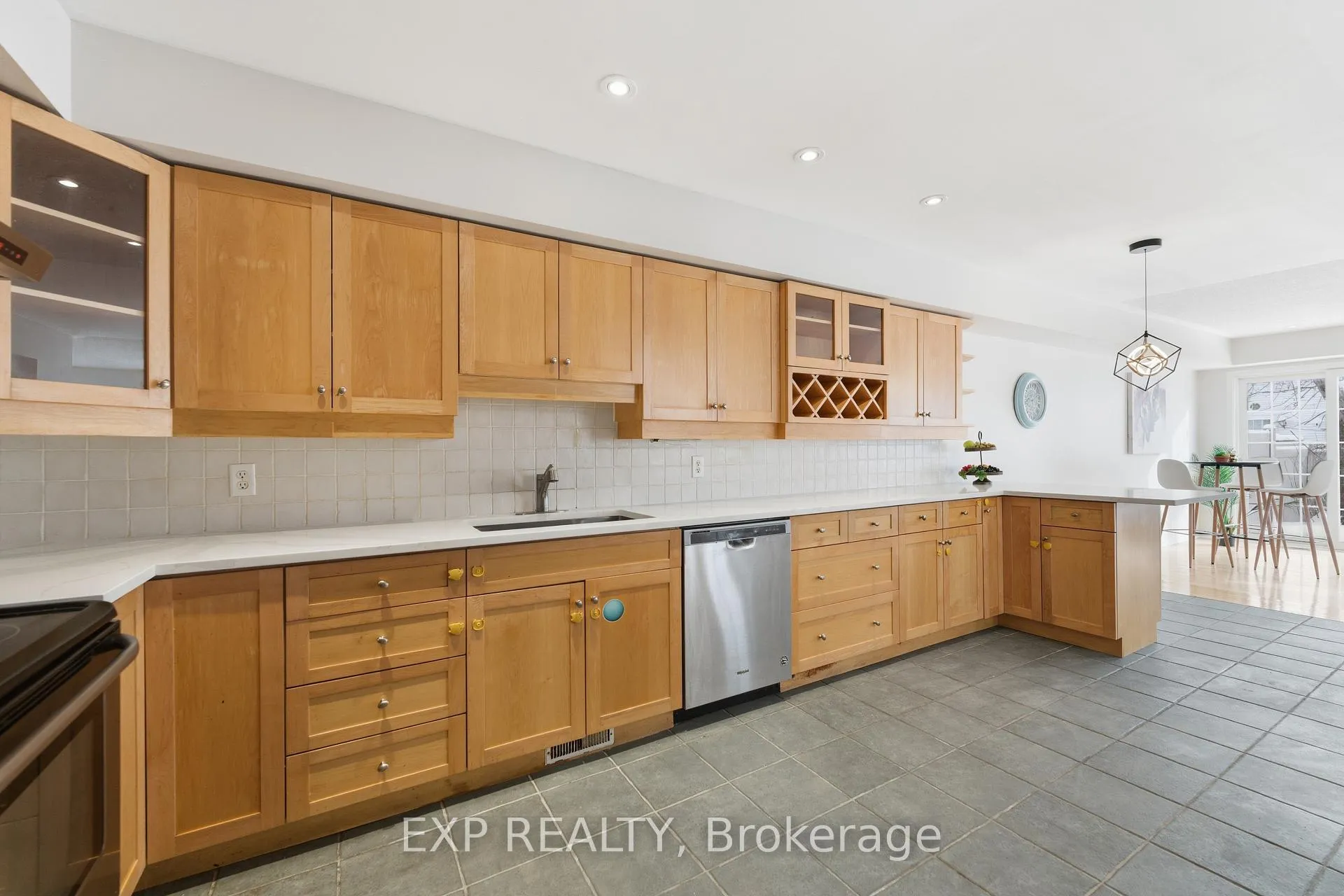 Photo 9 of 30 Fieldberry Private, Ottawa, Barrhaven - Stonebridge — HOMEH