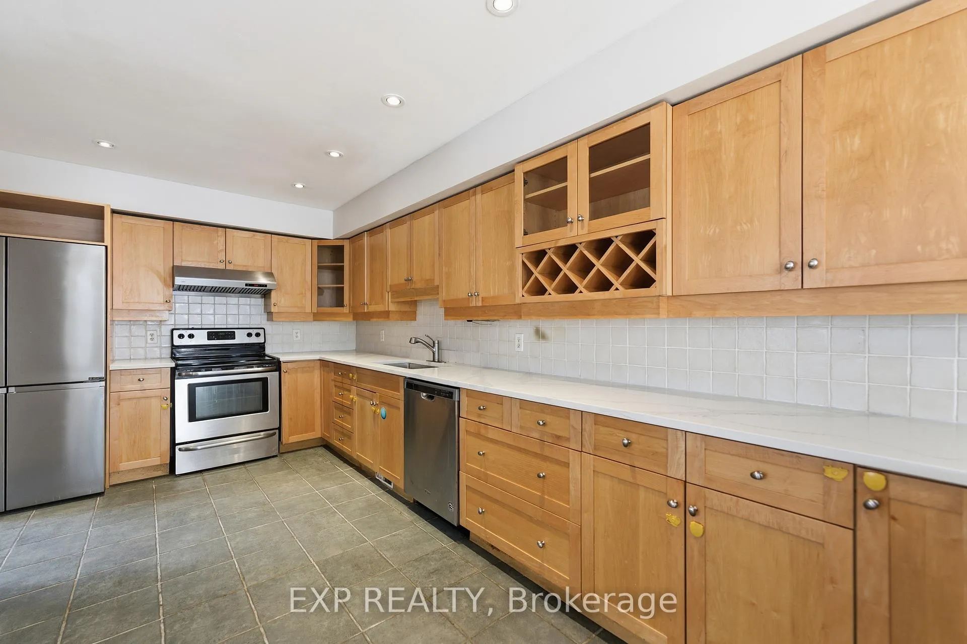 Photo 10 of 30 Fieldberry Private, Ottawa, Barrhaven - Stonebridge — HOMEH