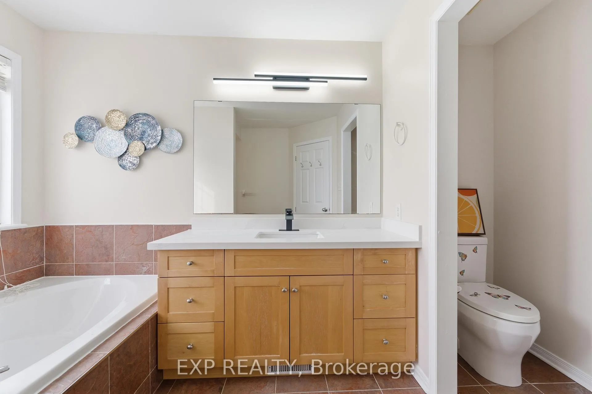 Photo 19 of 30 Fieldberry Private, Ottawa, Barrhaven - Stonebridge — HOMEH