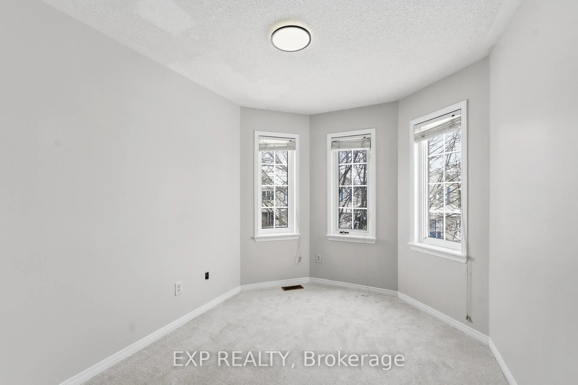 Photo 24 of 30 Fieldberry Private, Ottawa, Barrhaven - Stonebridge — HOMEH