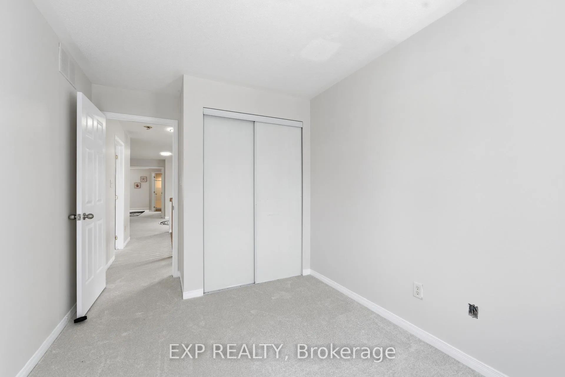 Photo 25 of 30 Fieldberry Private, Ottawa, Barrhaven - Stonebridge — HOMEH