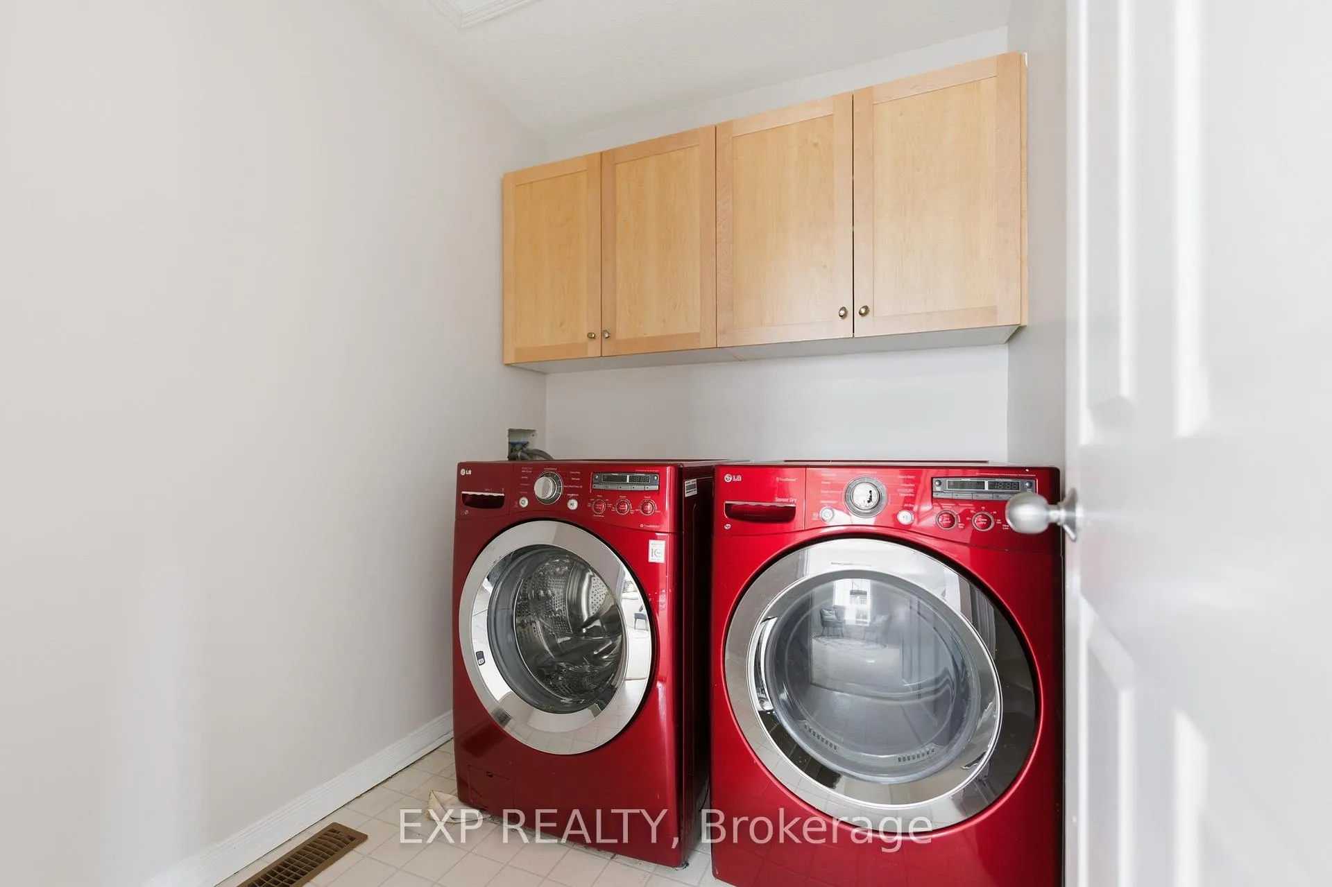 Photo 28 of 30 Fieldberry Private, Ottawa, Barrhaven - Stonebridge — HOMEH