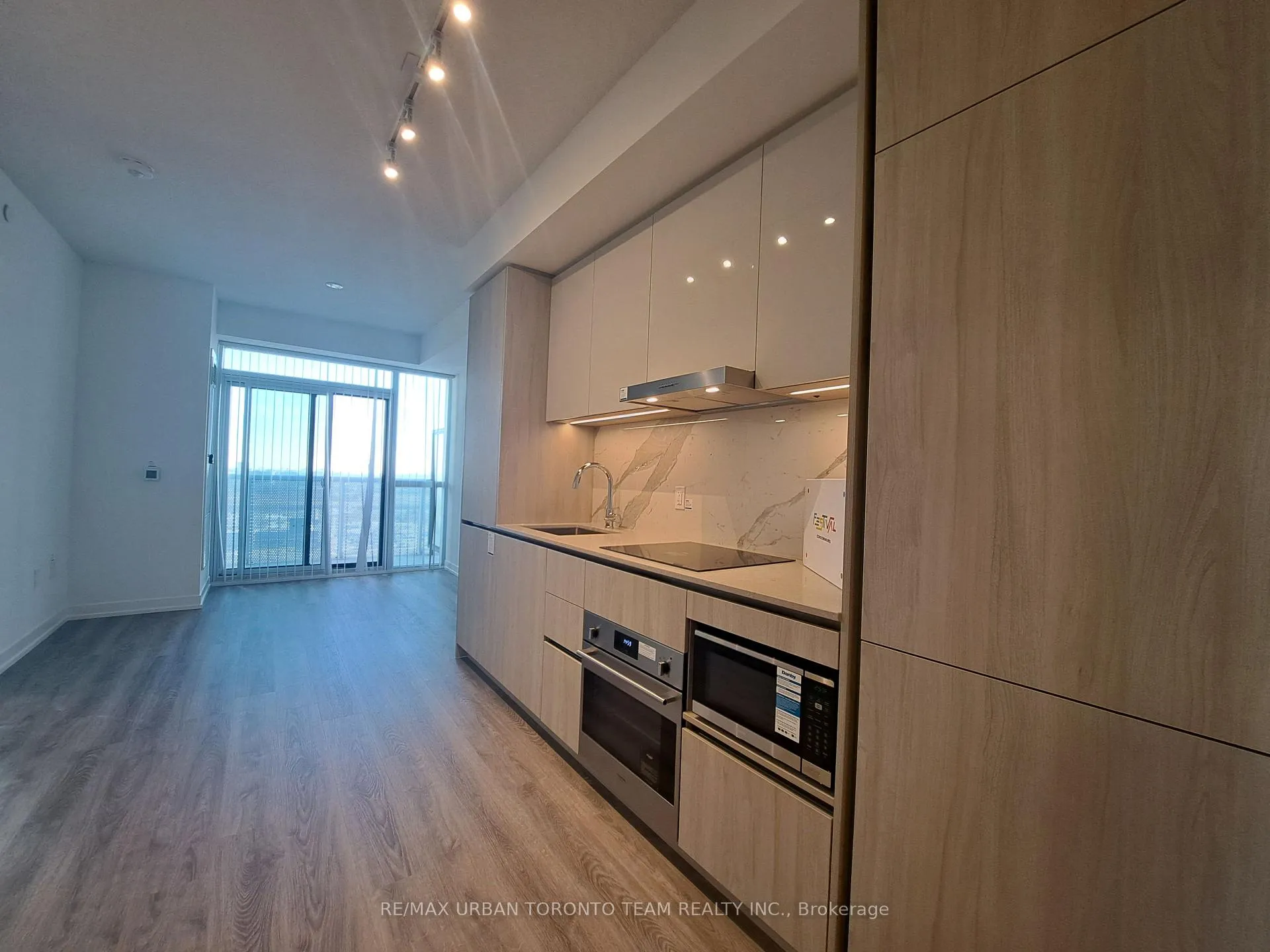 Photo 6 of Unit 2110, 8 Interchange Way, Vaughan, Vaughan Corporate Centre — HOMEH