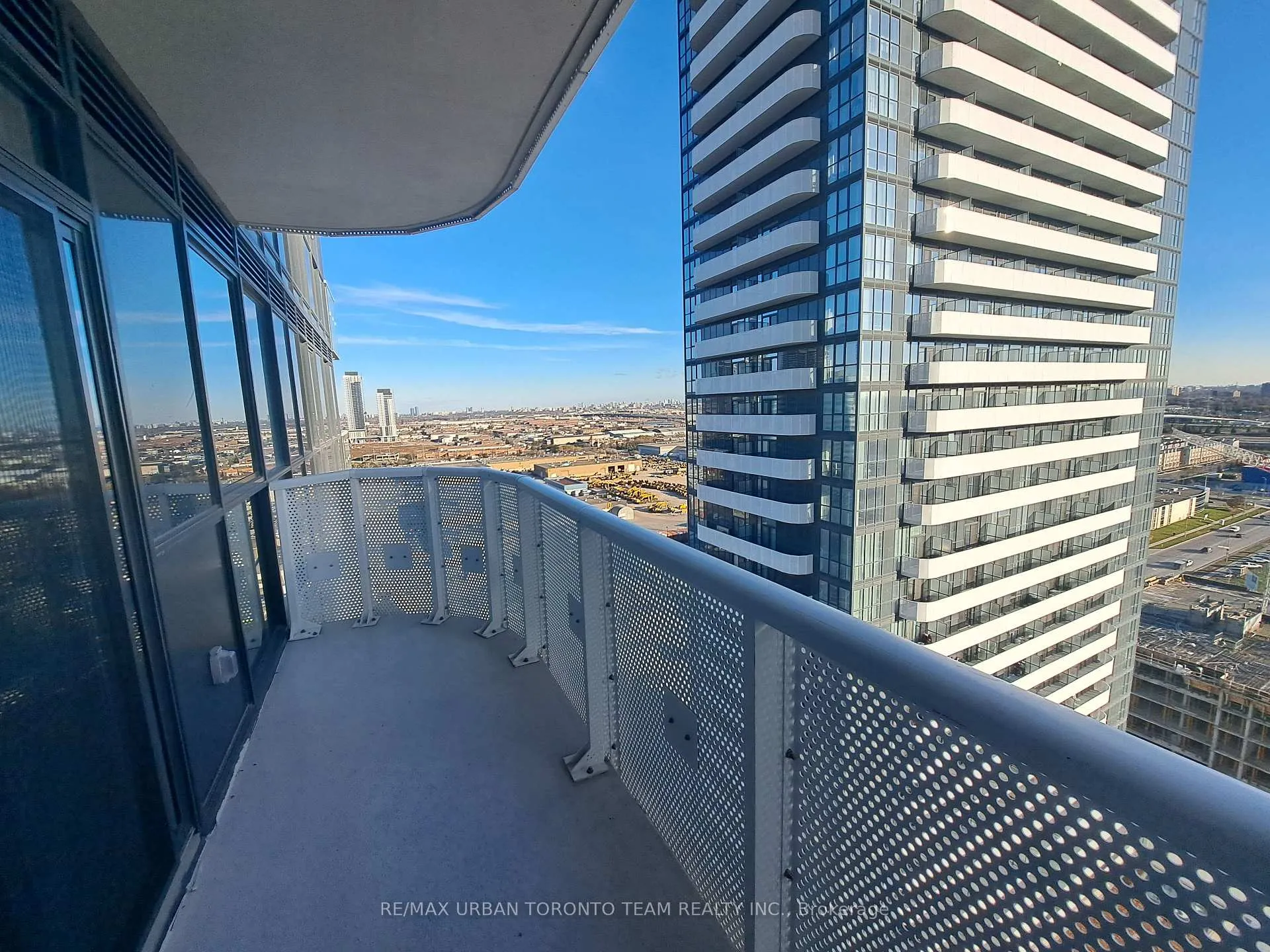Photo 9 of Unit 2110, 8 Interchange Way, Vaughan, Vaughan Corporate Centre — HOMEH