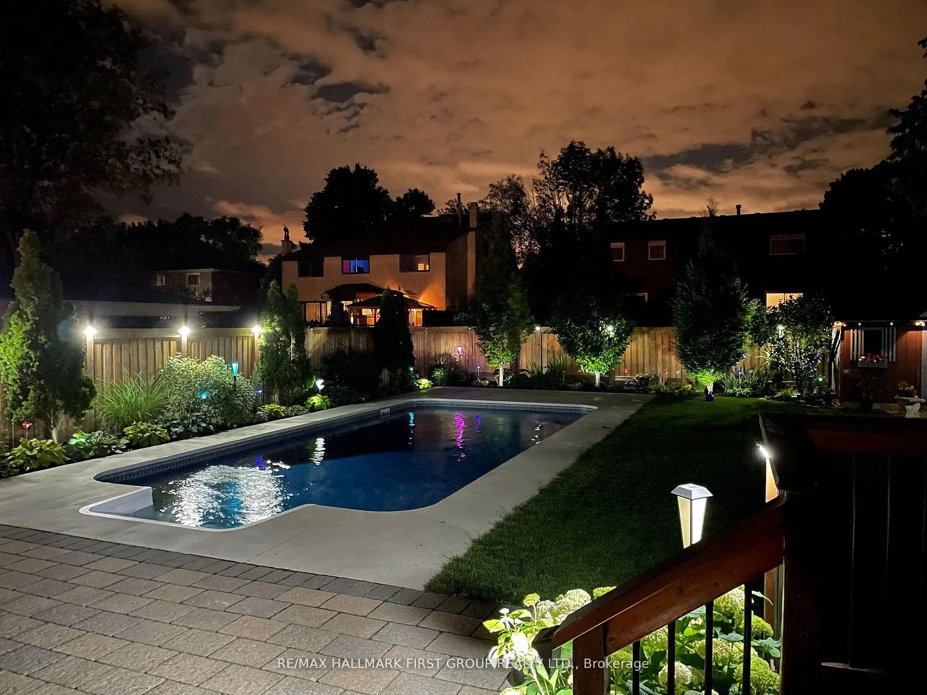Photo 2 of 1910 Spruce Hill Road, Pickering, Dunbarton — HOMEH