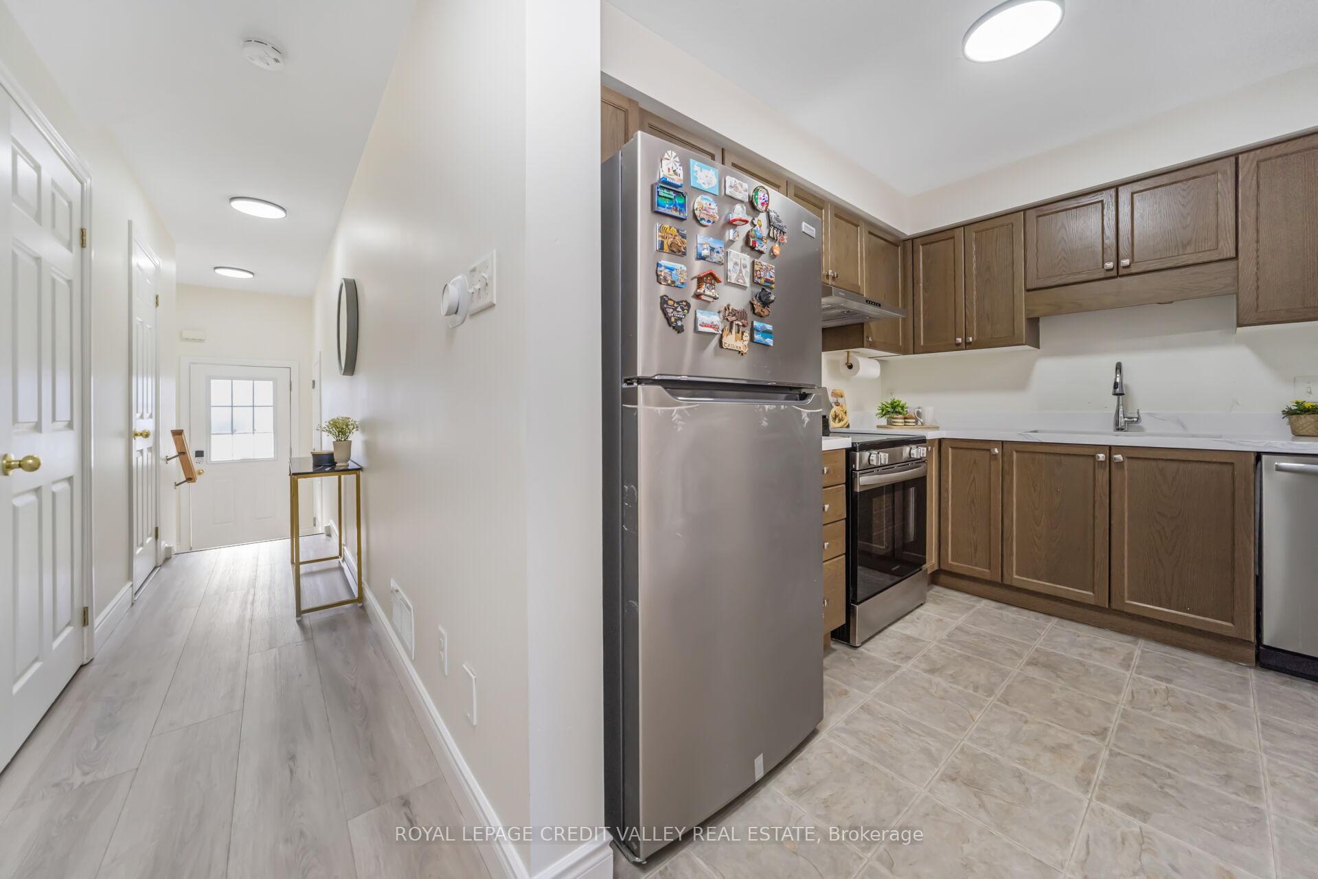 Photo 16 of 58 Rockcliffe Drive, Kitchener — HOMEH