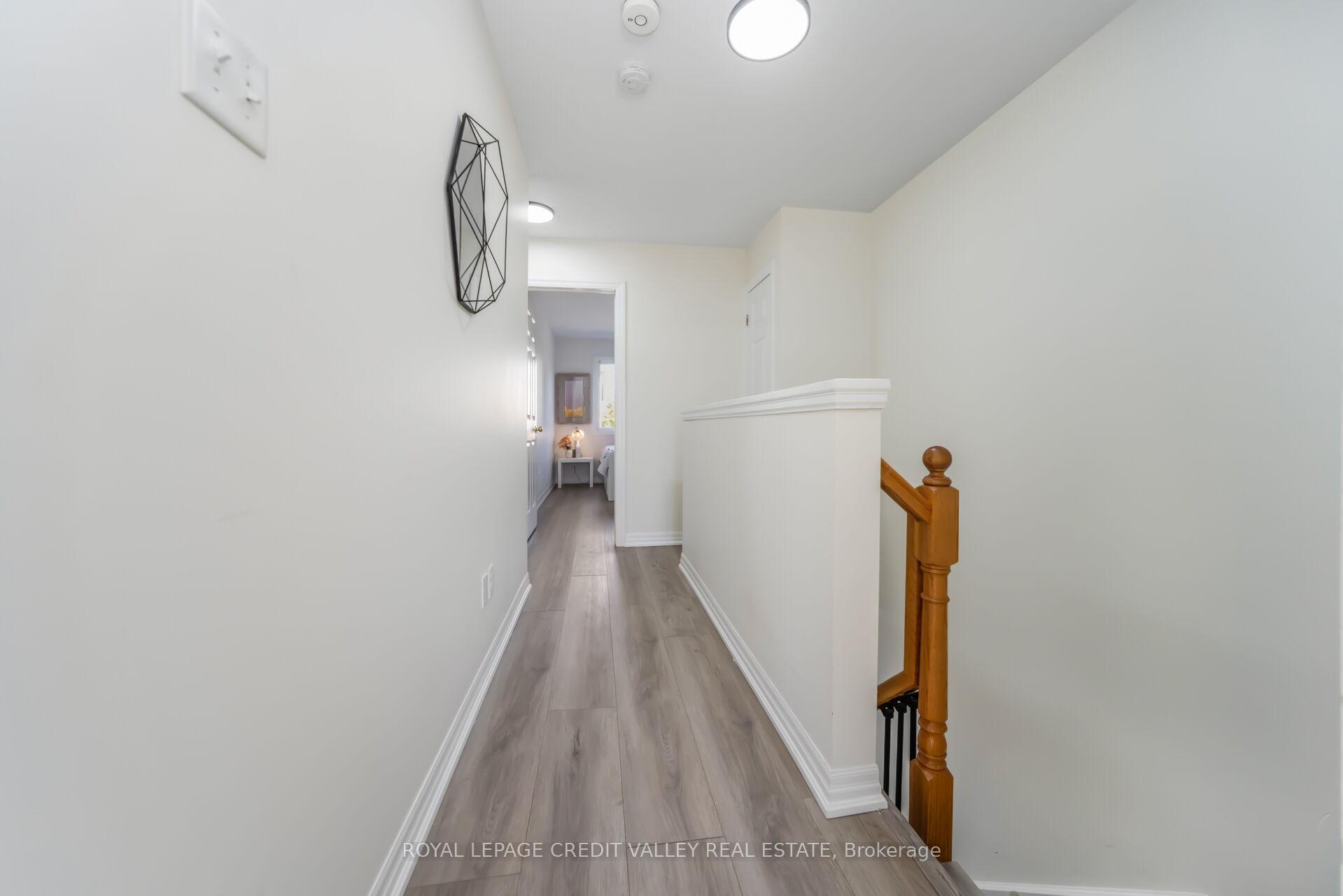 Photo 23 of 58 Rockcliffe Drive, Kitchener — HOMEH