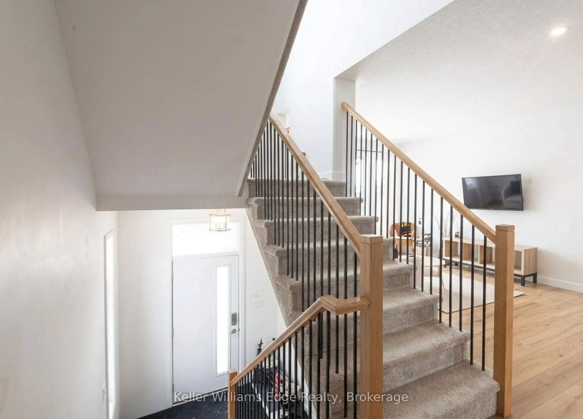 Photo 11 of 143 Superior Drive, Loyalist, Amherstview — HOMEH