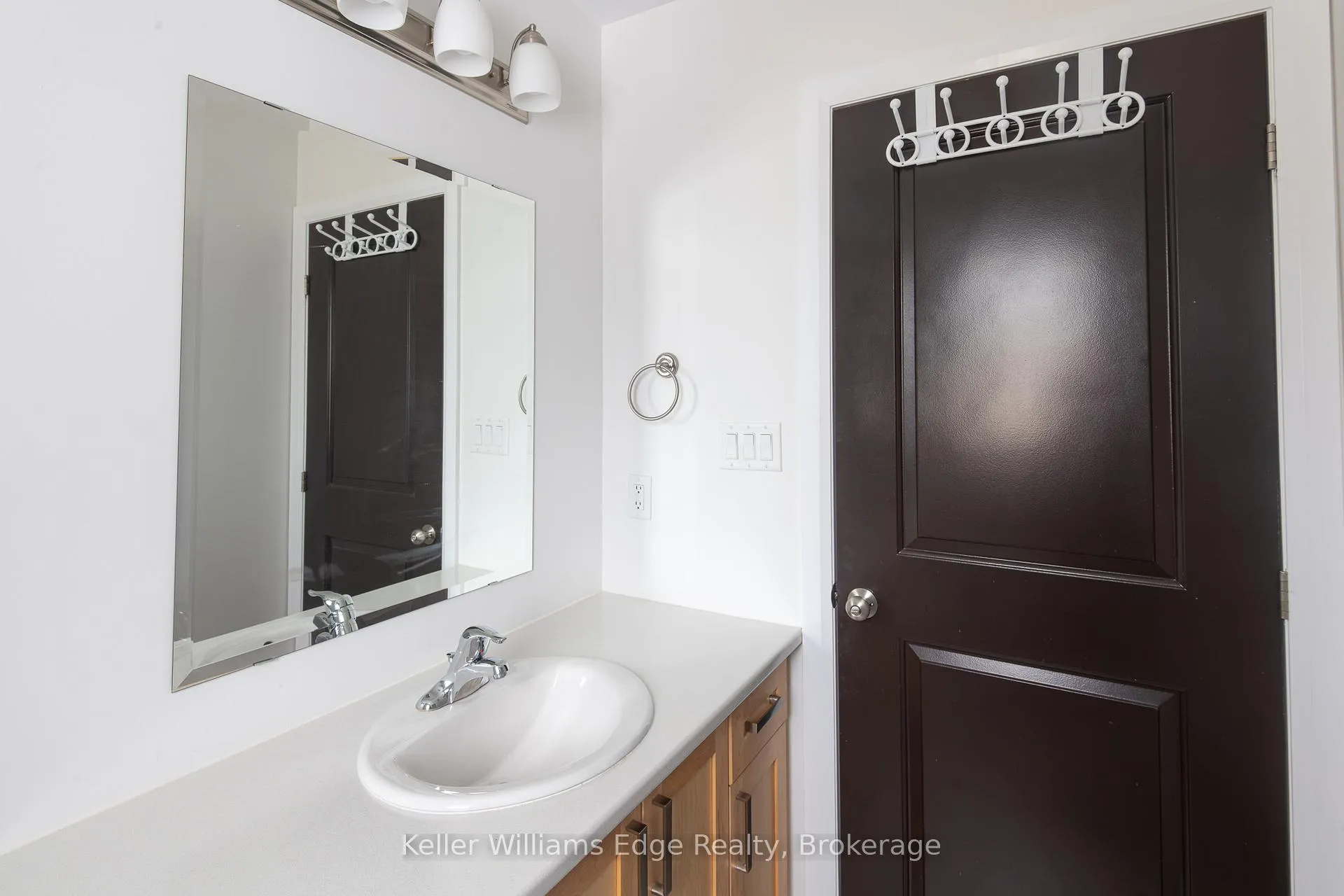 Photo 24 of 143 Superior Drive, Loyalist, Amherstview — HOMEH