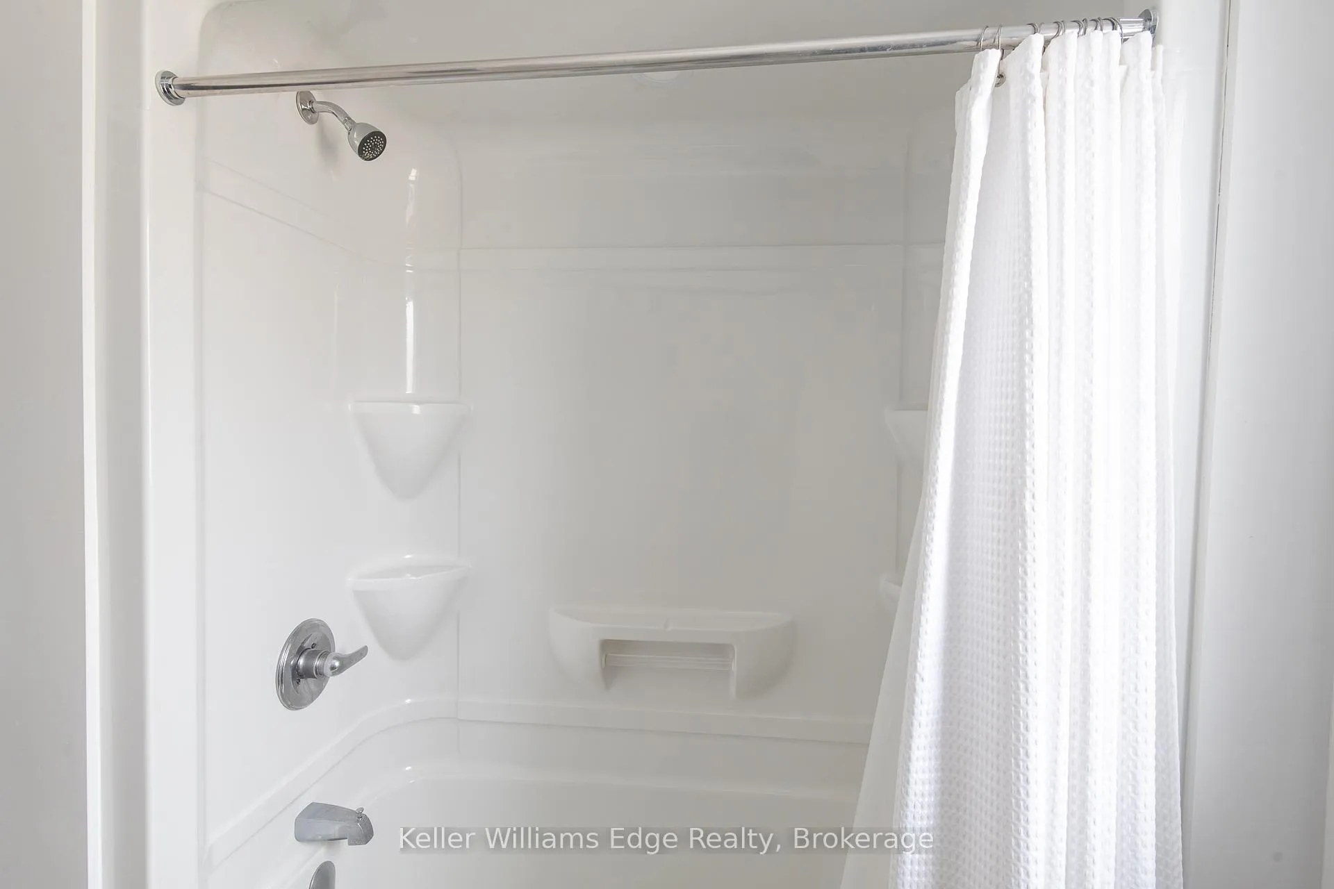 Photo 25 of 143 Superior Drive, Loyalist, Amherstview — HOMEH