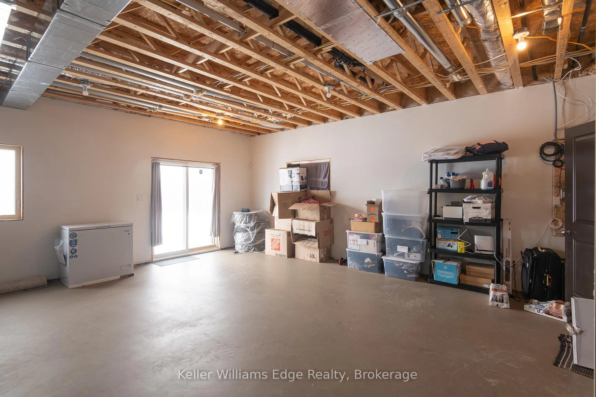 Photo 32 of 143 Superior Drive, Loyalist, Amherstview — HOMEH