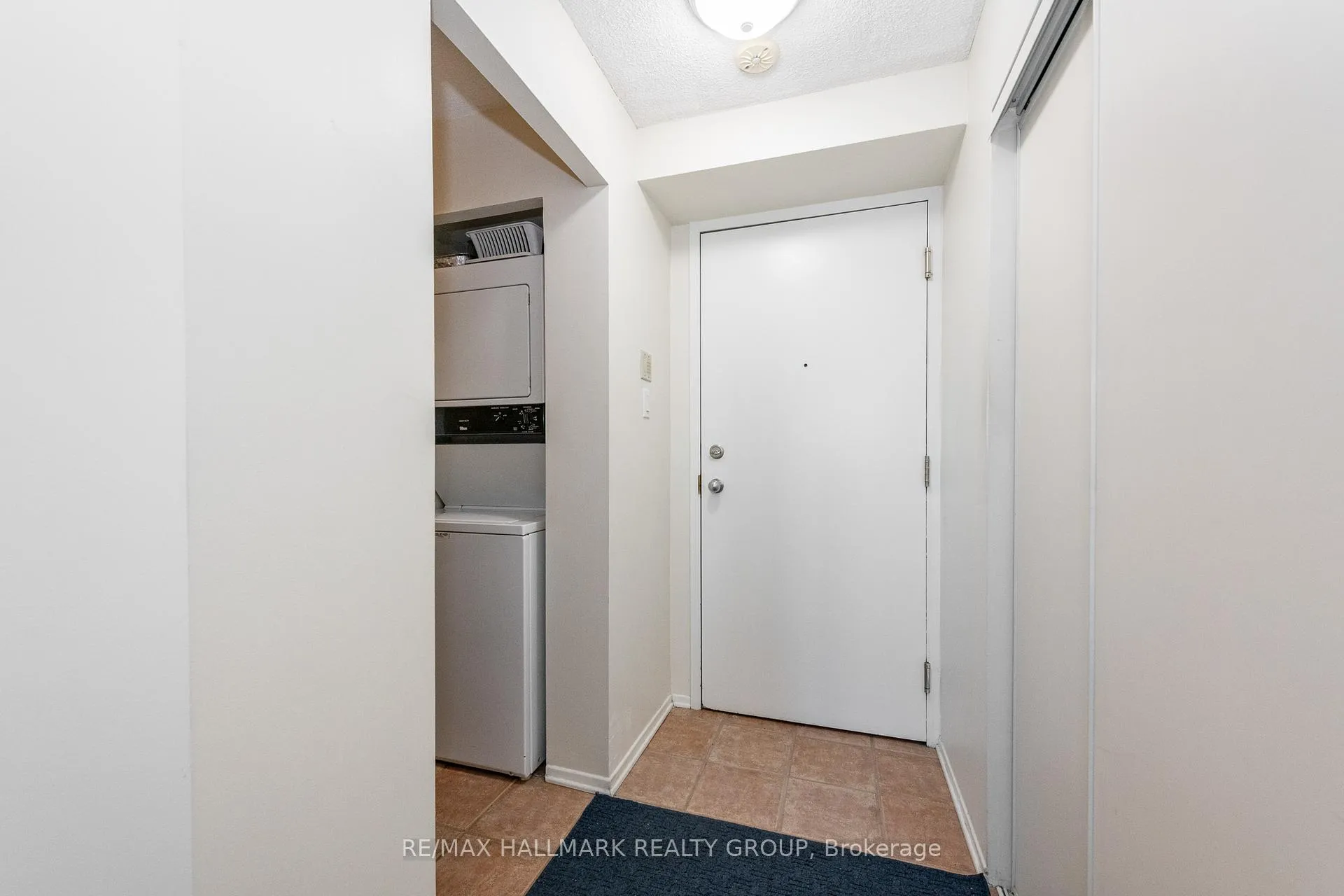 Photo 8 of Unit 1009, 1025 Grenon Avenue, Ottawa, Fairfield Heights — HOMEH