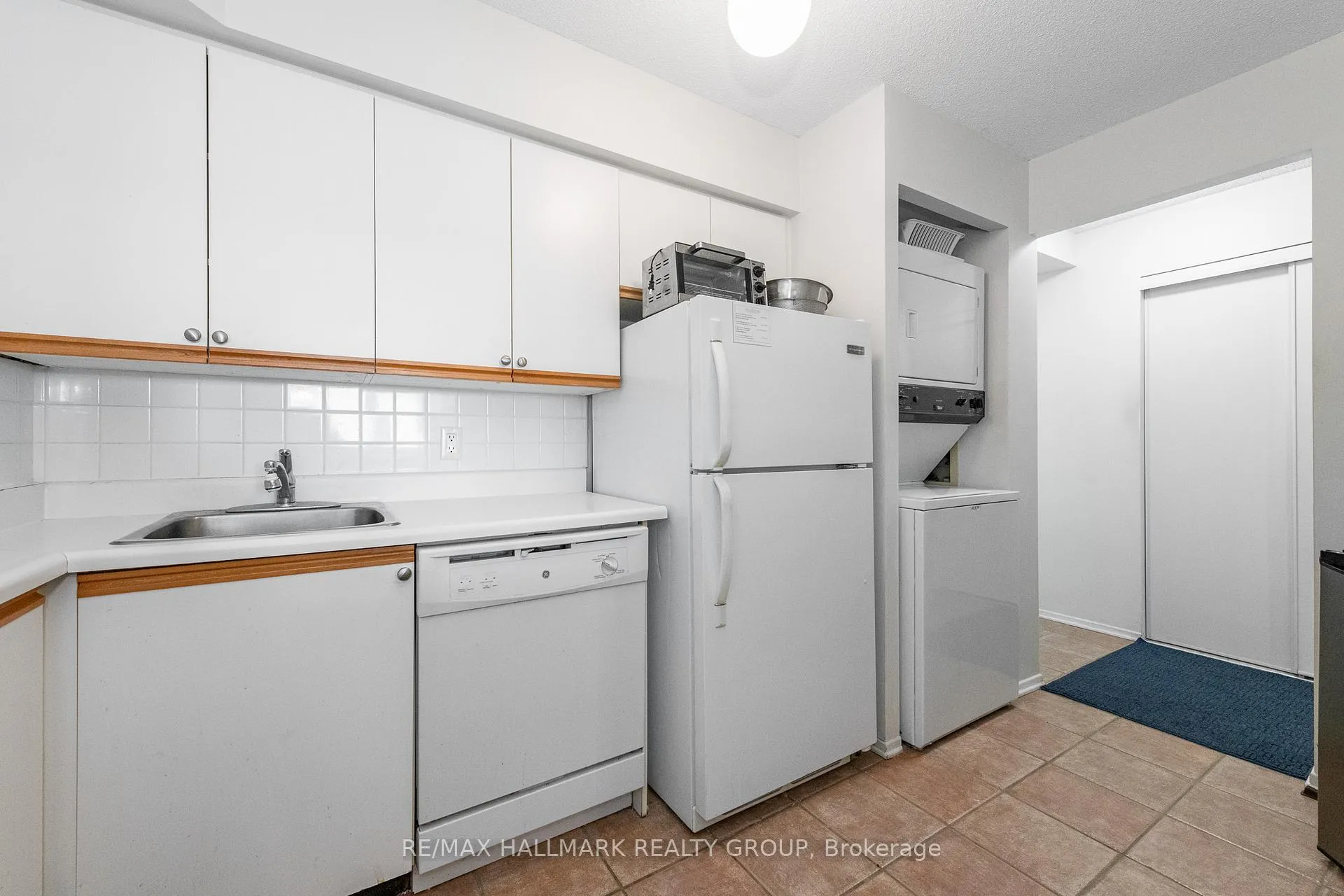 Photo 10 of Unit 1009, 1025 Grenon Avenue, Ottawa, Fairfield Heights — HOMEH