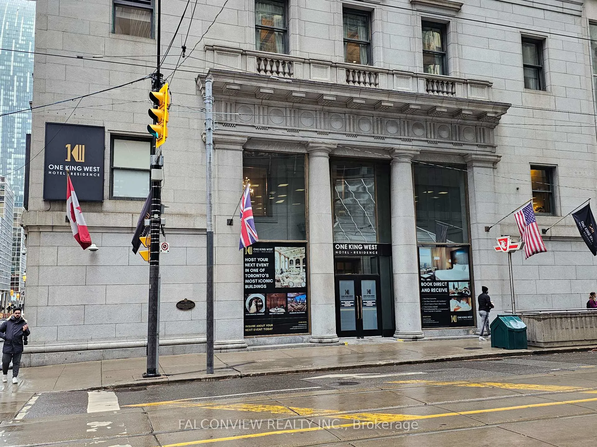 Front of Unit 4606, 1 King Street W