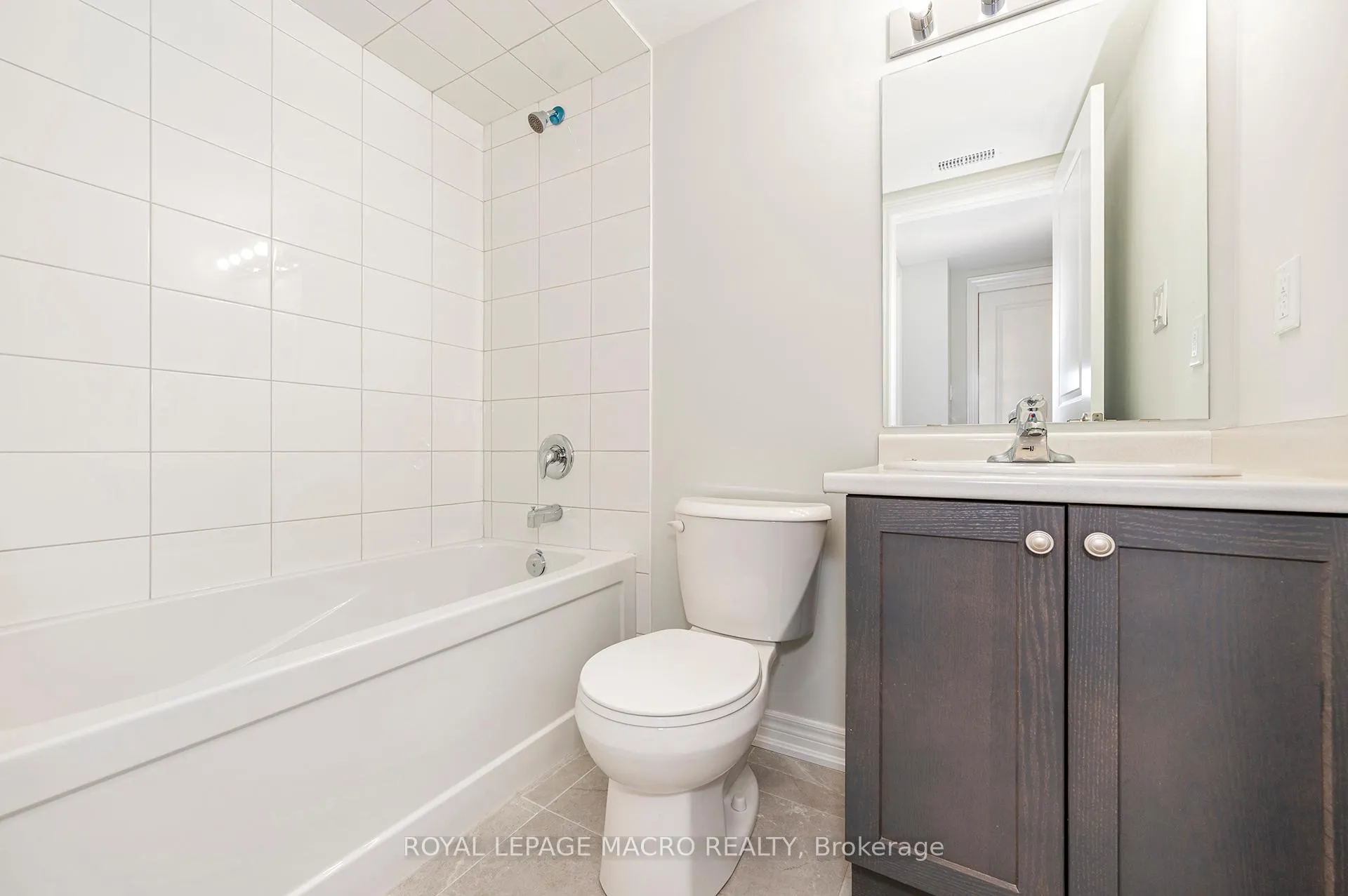 Photo 10 of 11 Winters Crescent, Collingwood — HOMEH