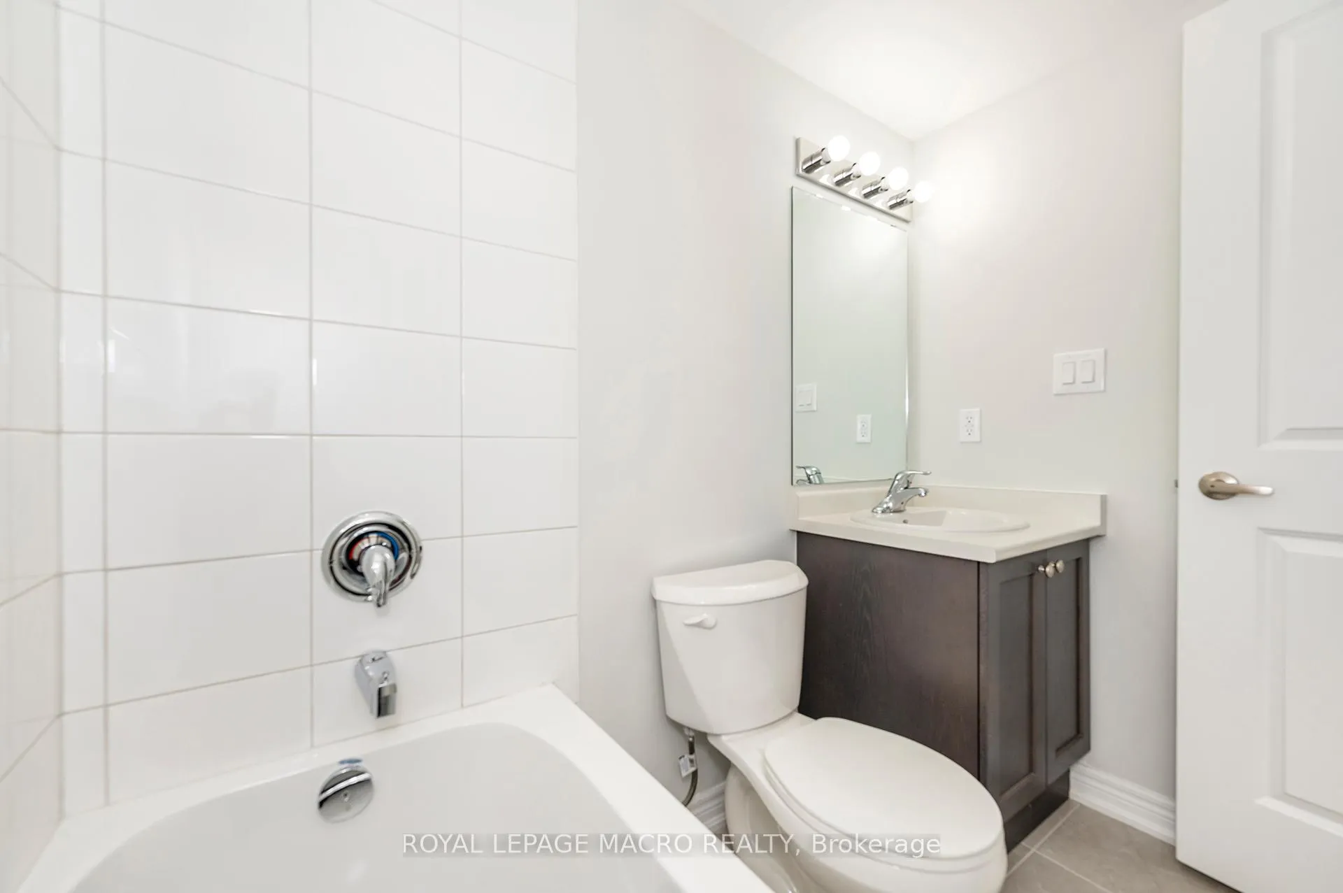 Photo 11 of 11 Winters Crescent, Collingwood — HOMEH