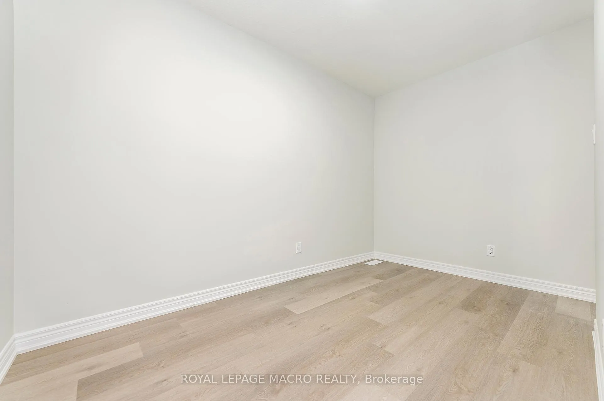 Photo 22 of 11 Winters Crescent, Collingwood — HOMEH