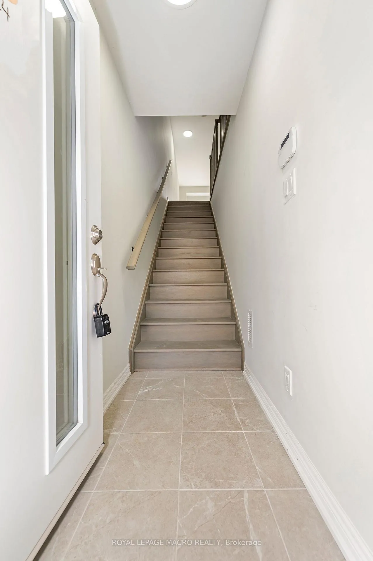 Photo 23 of 11 Winters Crescent, Collingwood — HOMEH