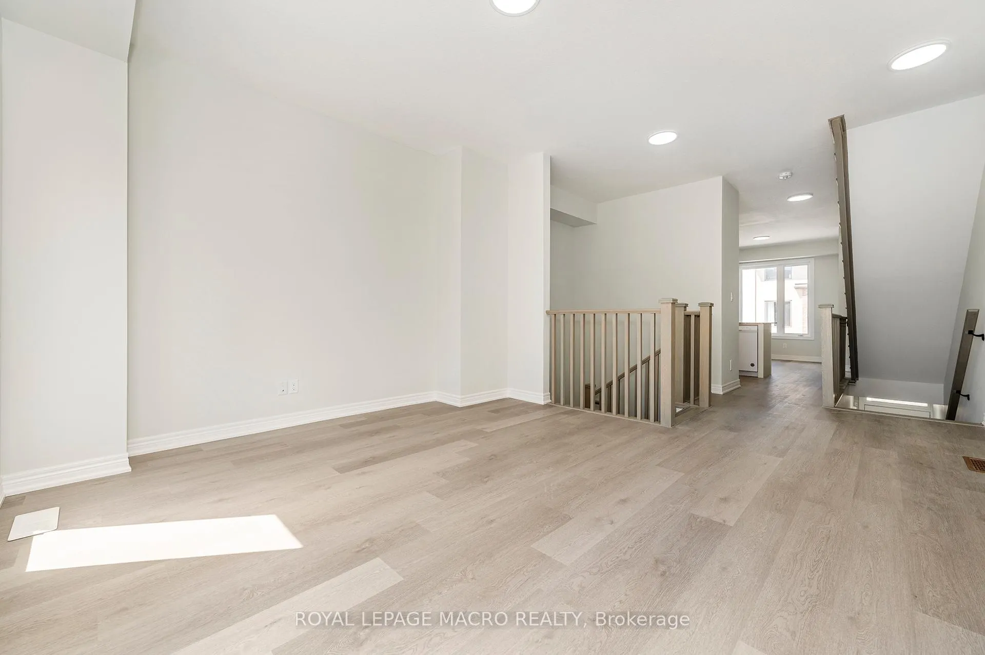 Photo 26 of 11 Winters Crescent, Collingwood — HOMEH