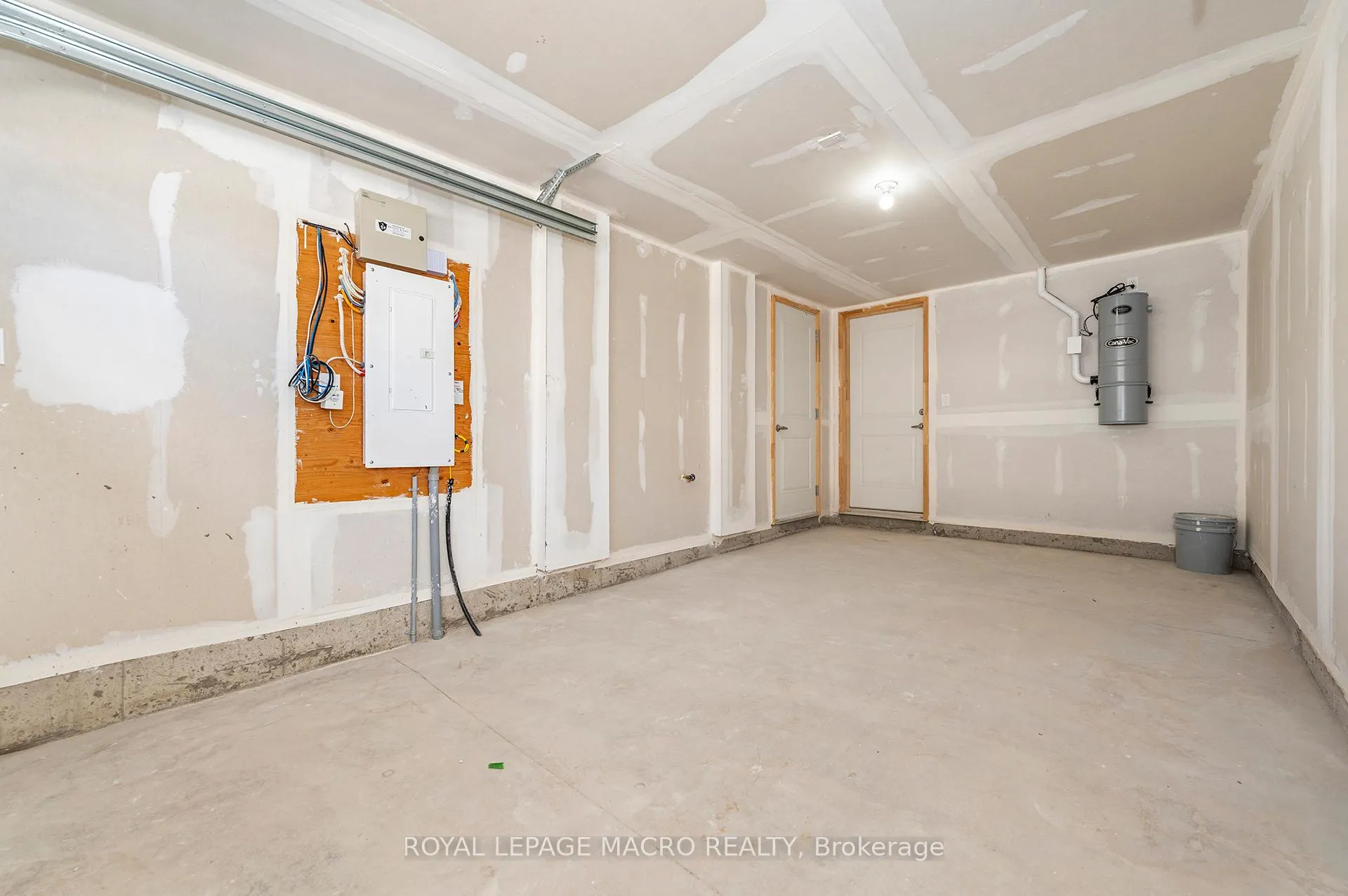Photo 32 of 11 Winters Crescent, Collingwood — HOMEH