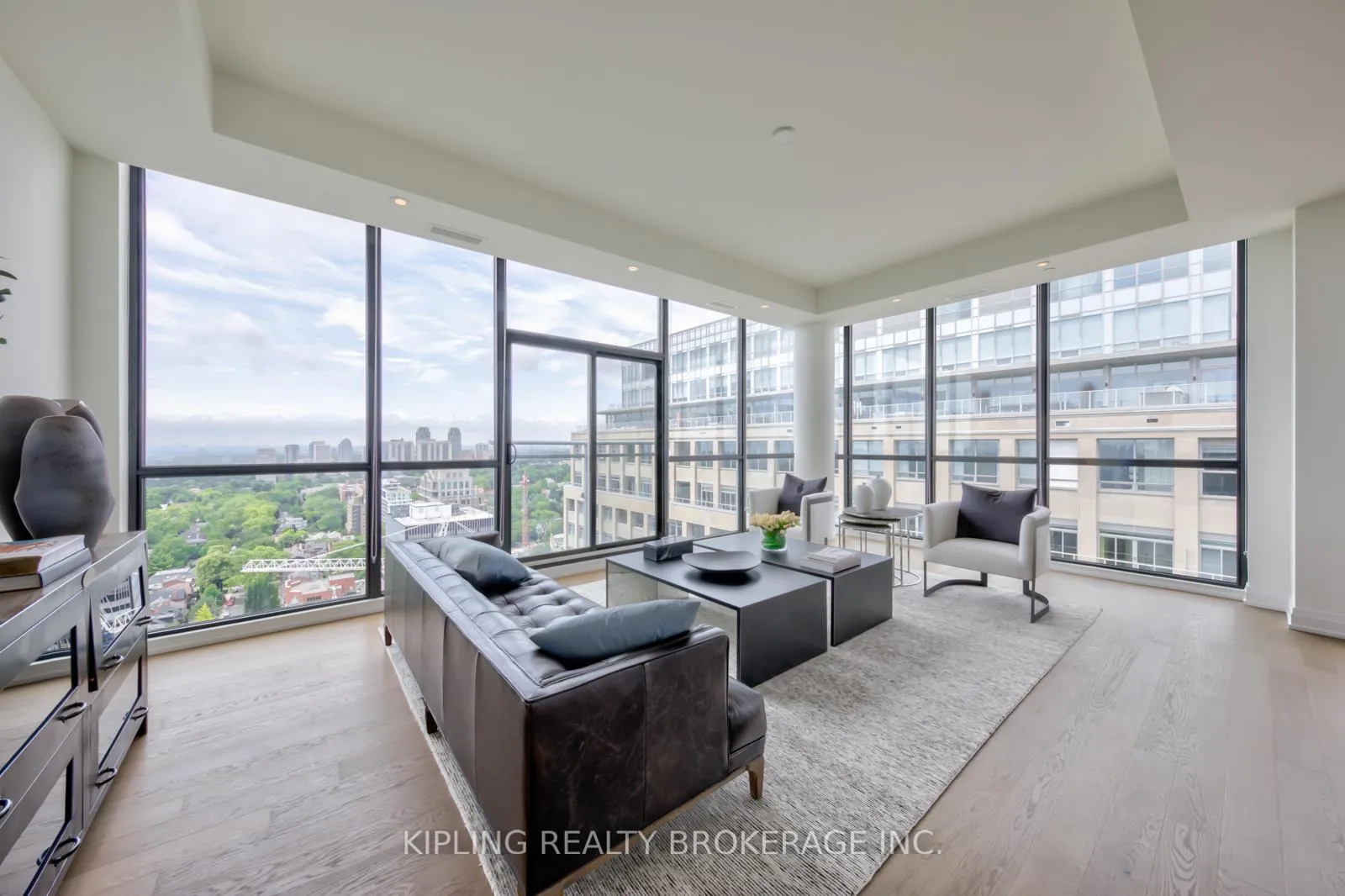 Photo 1 of Unit 2403, 101 St Clair Avenue W, Toronto, Yonge-St. Clair — HOMEH