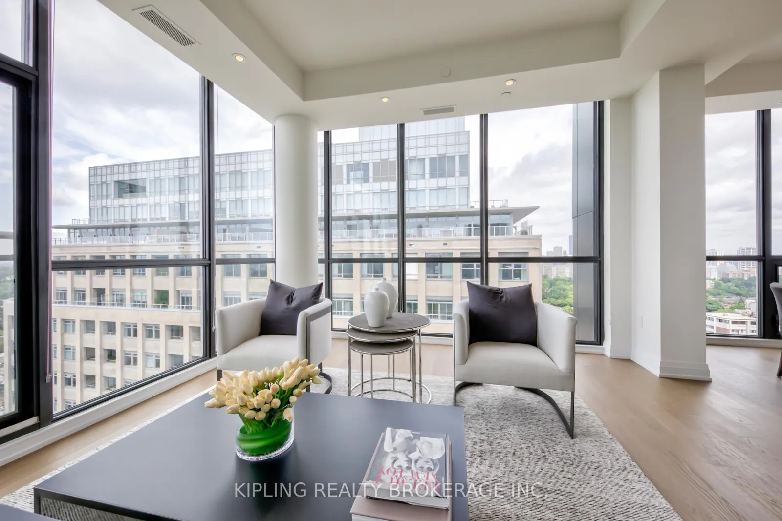 Photo 2 of Unit 2403, 101 St Clair Avenue W, Toronto, Yonge-St. Clair — HOMEH