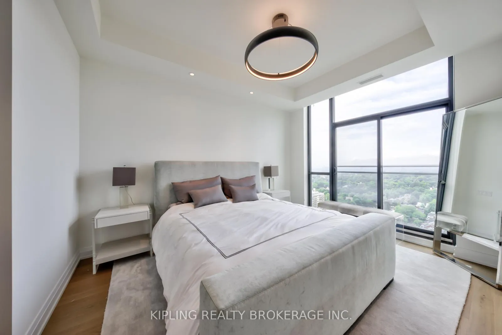 Photo 9 of Unit 2403, 101 St Clair Avenue W, Toronto, Yonge-St. Clair — HOMEH