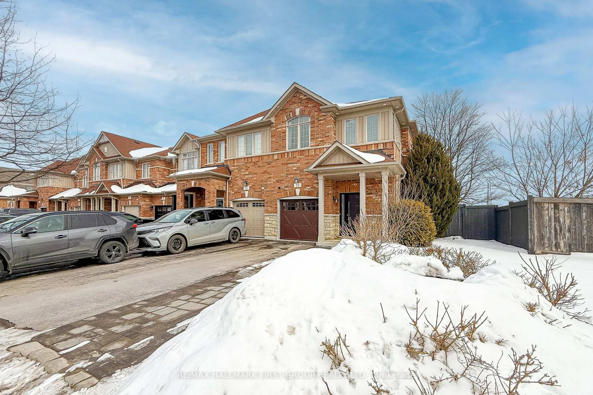 Photo 2 of 19 Waterlily Trail, King, Schomberg — HOMEH