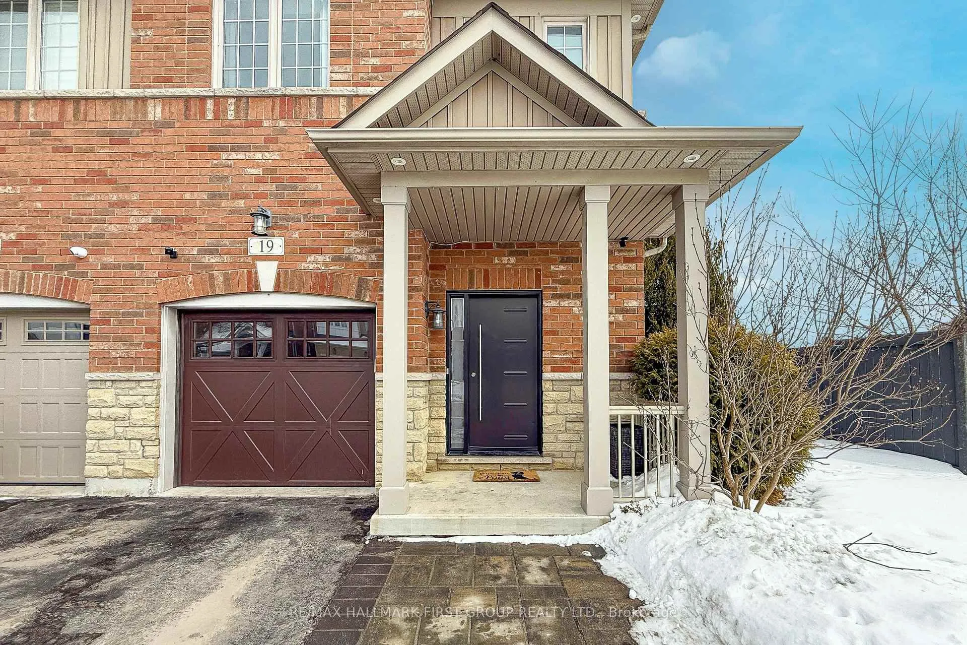 Photo 3 of 19 Waterlily Trail, King, Schomberg — HOMEH