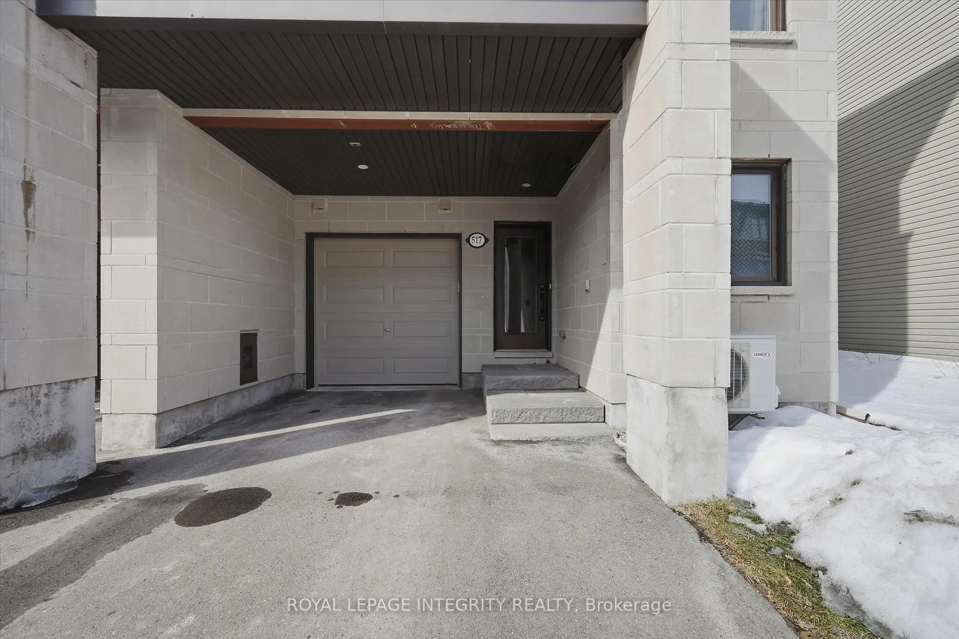 Photo 2 of 517 Stadacone Row, Ottawa, Camelot — HOMEH