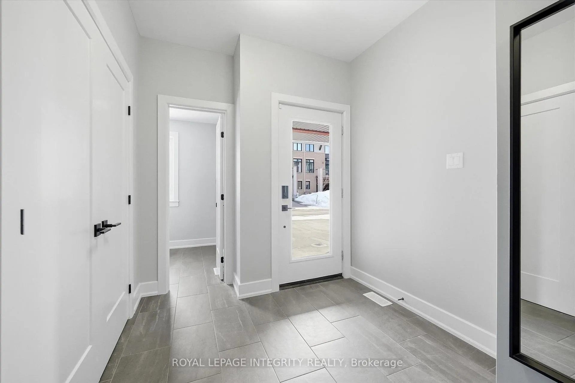 Photo 4 of 517 Stadacone Row, Ottawa, Camelot — HOMEH