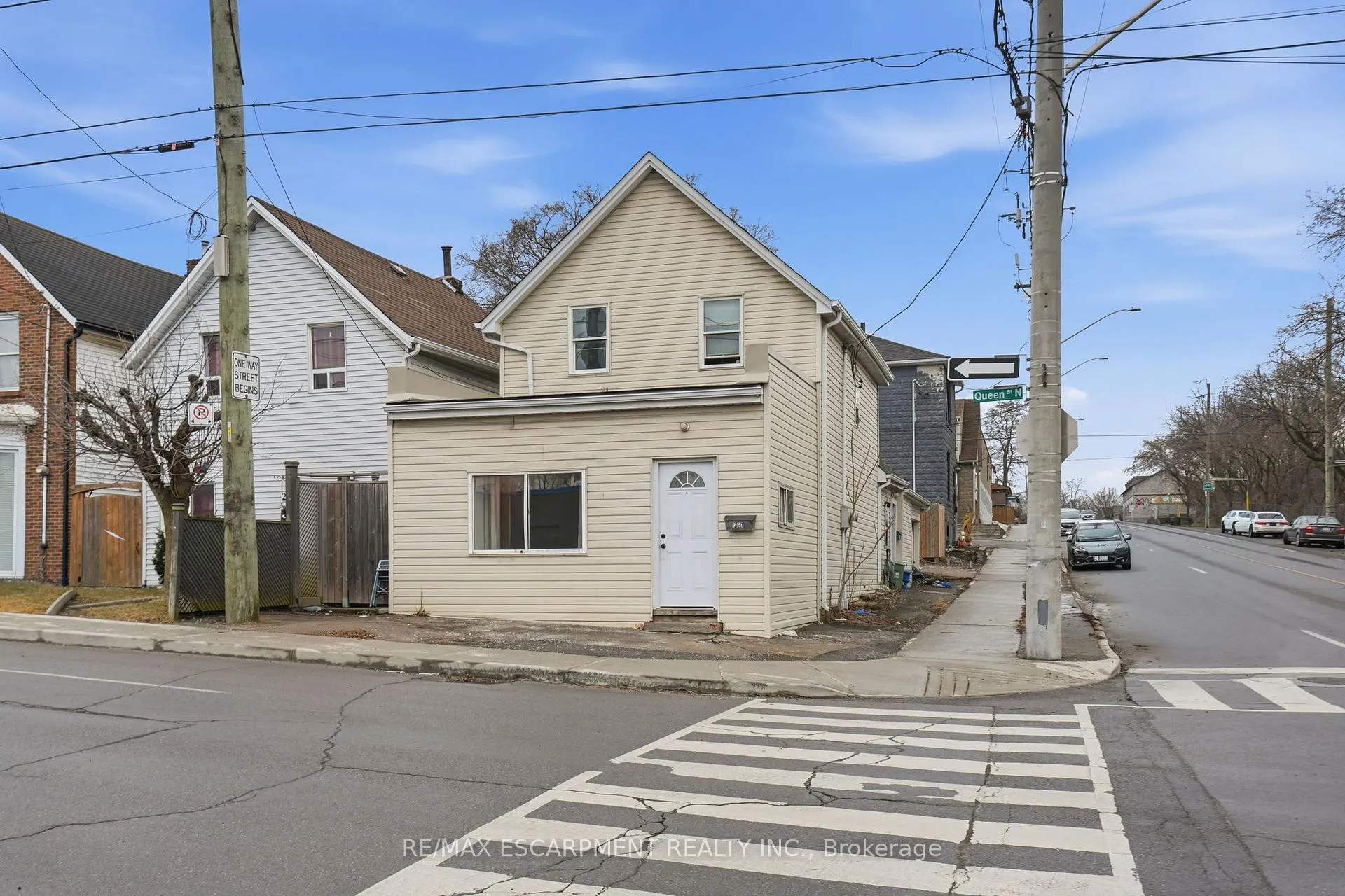 Photo 5 of Unit BACHELOR, 237 Queen Street, Hamilton, Strathcona — HOMEH