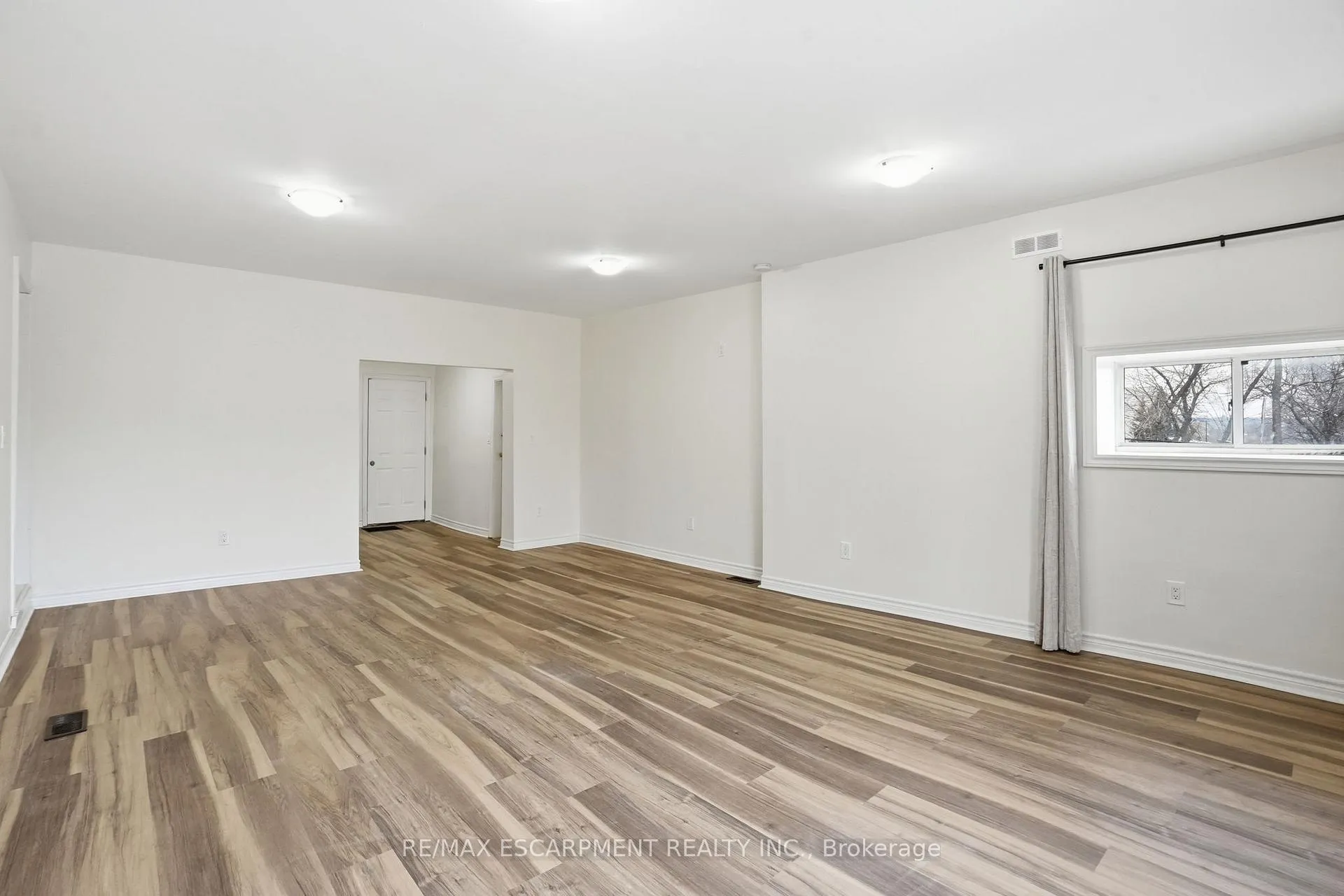 Photo 11 of Unit BACHELOR, 237 Queen Street, Hamilton, Strathcona — HOMEH