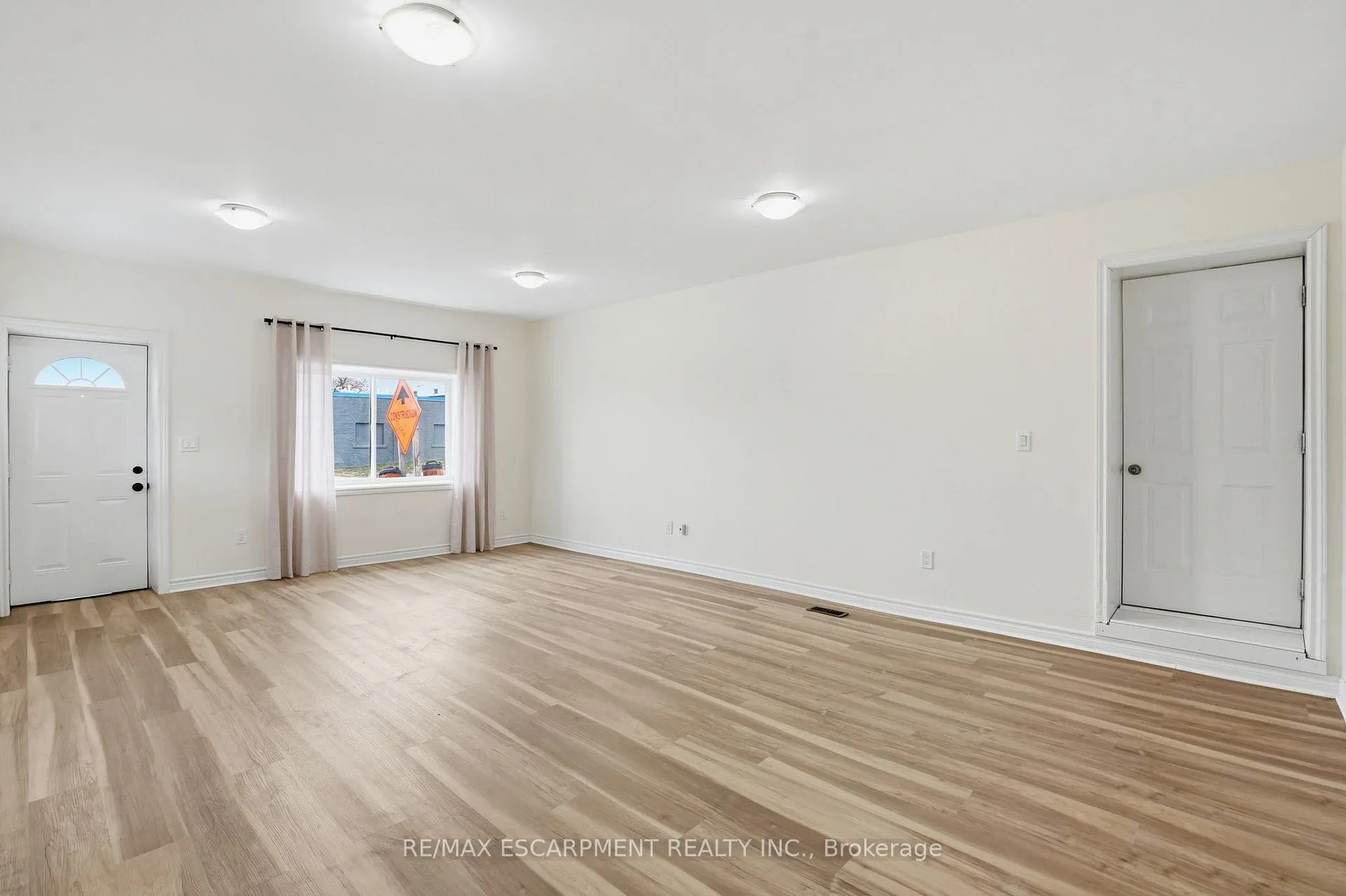 Photo 12 of Unit BACHELOR, 237 Queen Street, Hamilton, Strathcona — HOMEH