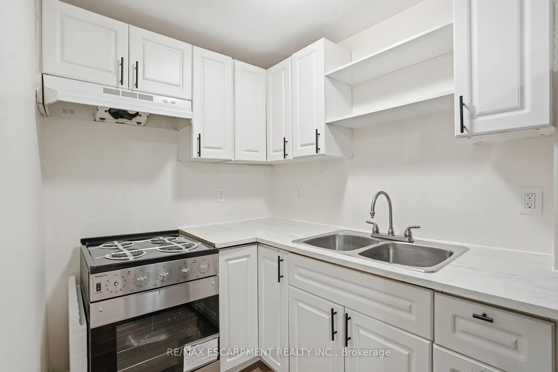 Photo 17 of Unit BACHELOR, 237 Queen Street, Hamilton, Strathcona — HOMEH