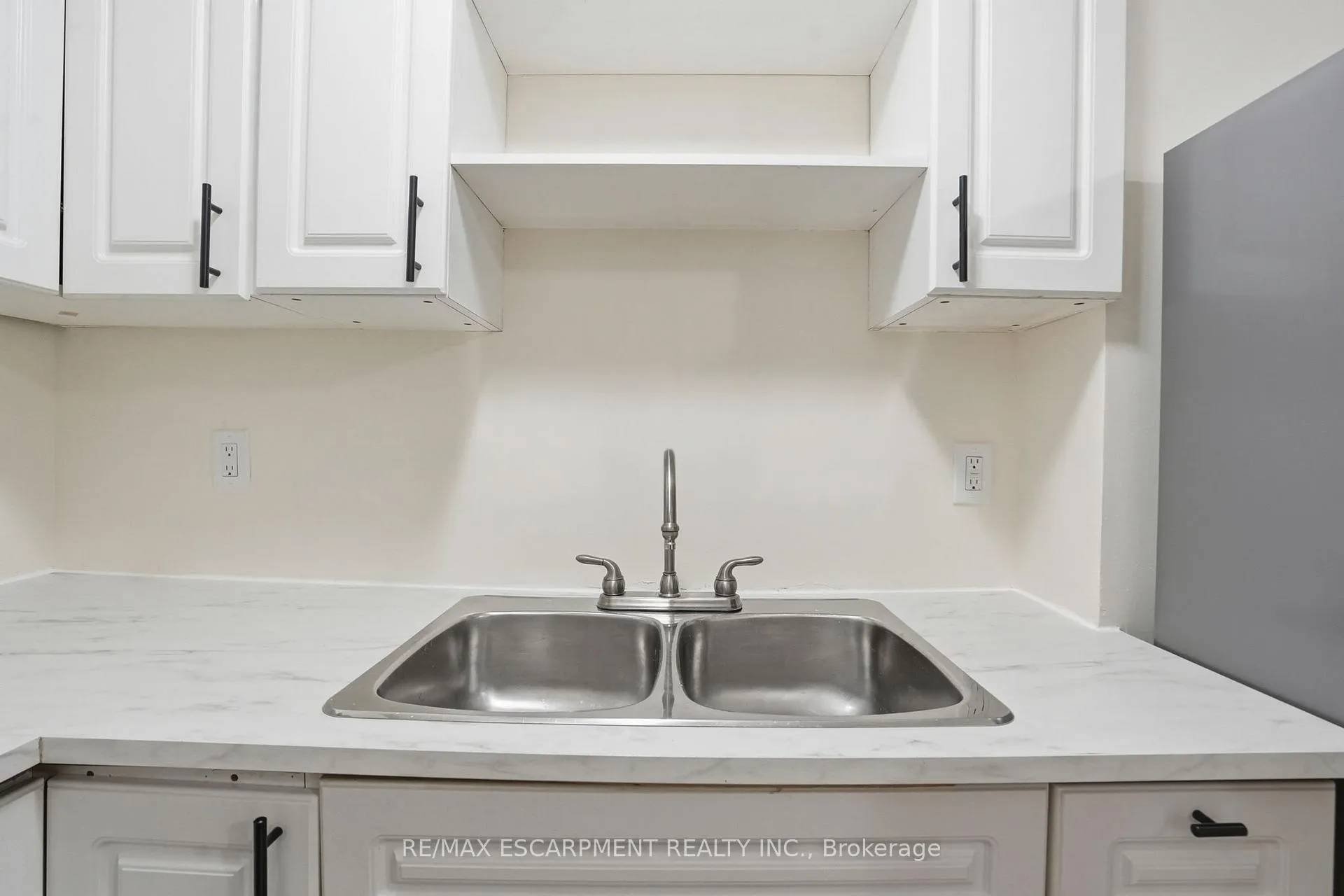 Photo 18 of Unit BACHELOR, 237 Queen Street, Hamilton, Strathcona — HOMEH