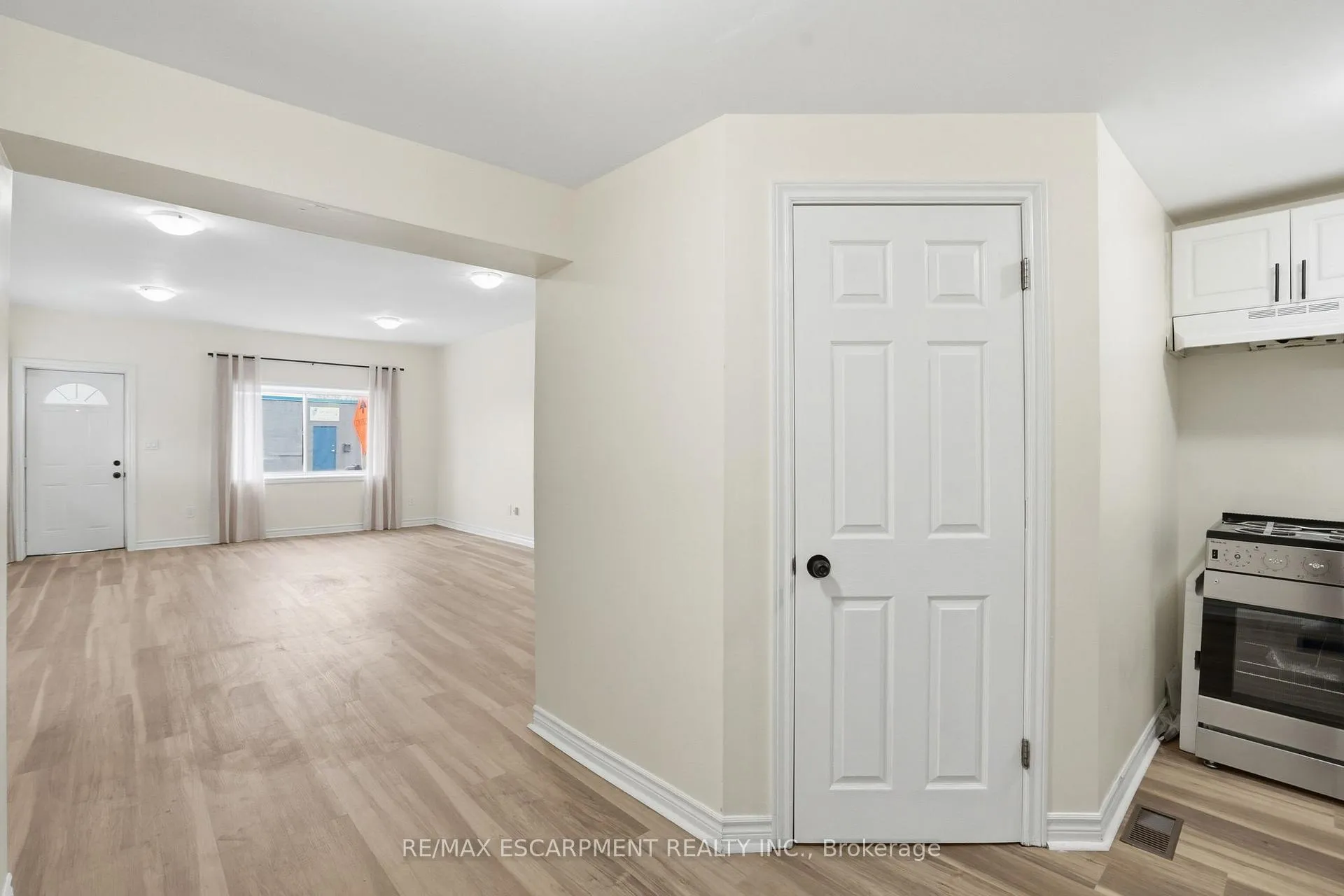 Photo 20 of Unit BACHELOR, 237 Queen Street, Hamilton, Strathcona — HOMEH