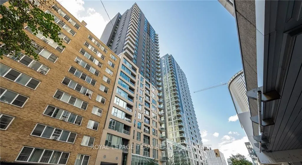 Front of Unit 2502, 40 Nepean Street