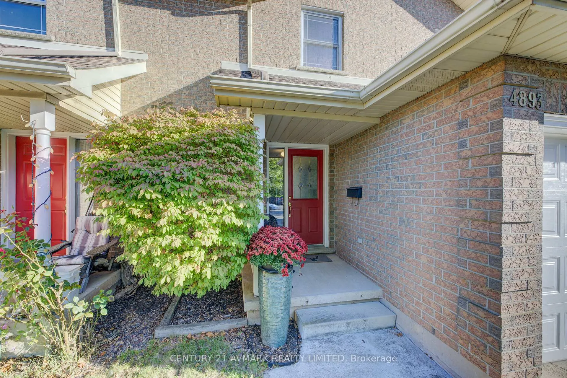 Photo 2 of 4893 Northgate Crescent, Lincoln, Lincoln Lake — HOMEH