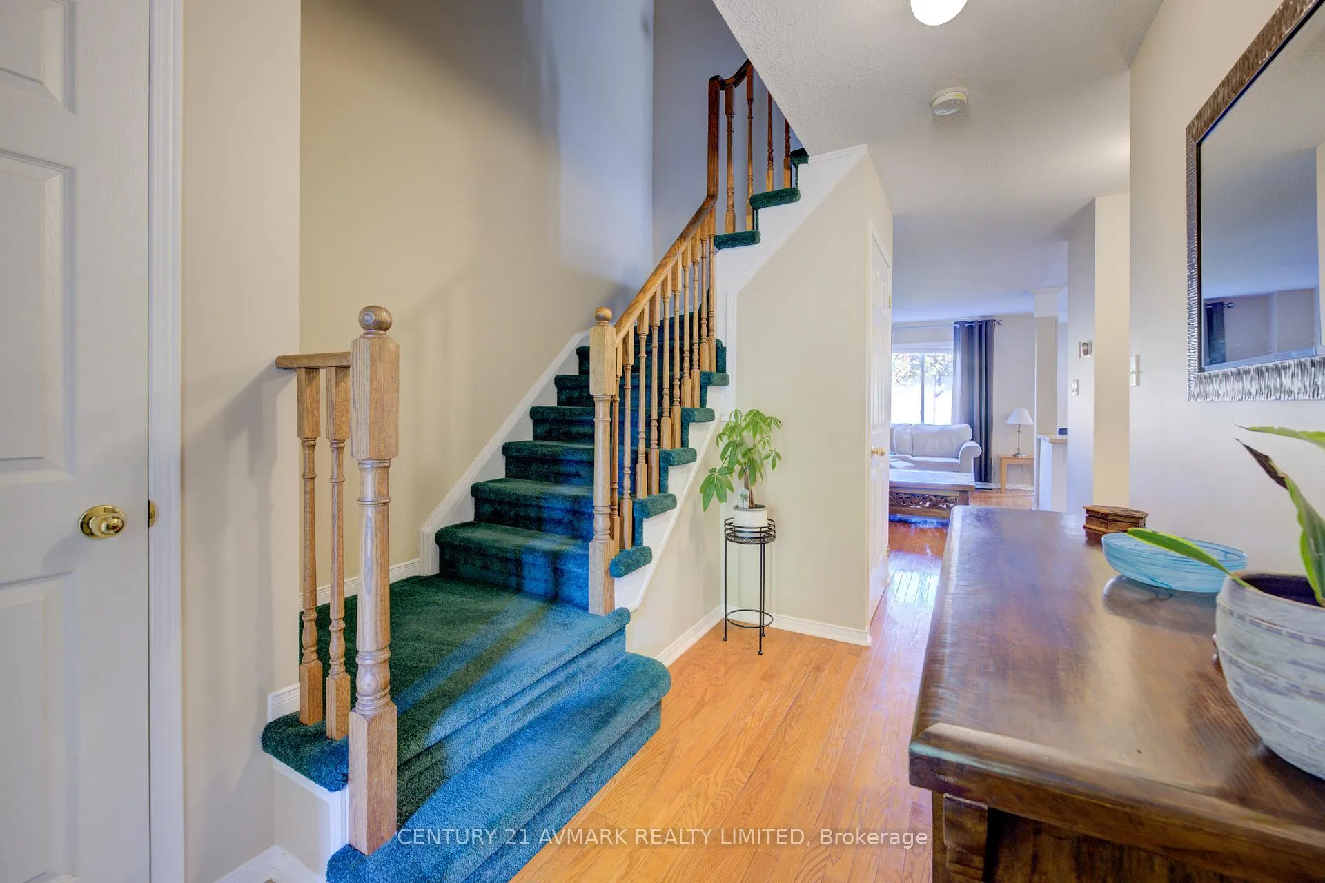 Photo 3 of 4893 Northgate Crescent, Lincoln, Lincoln Lake — HOMEH